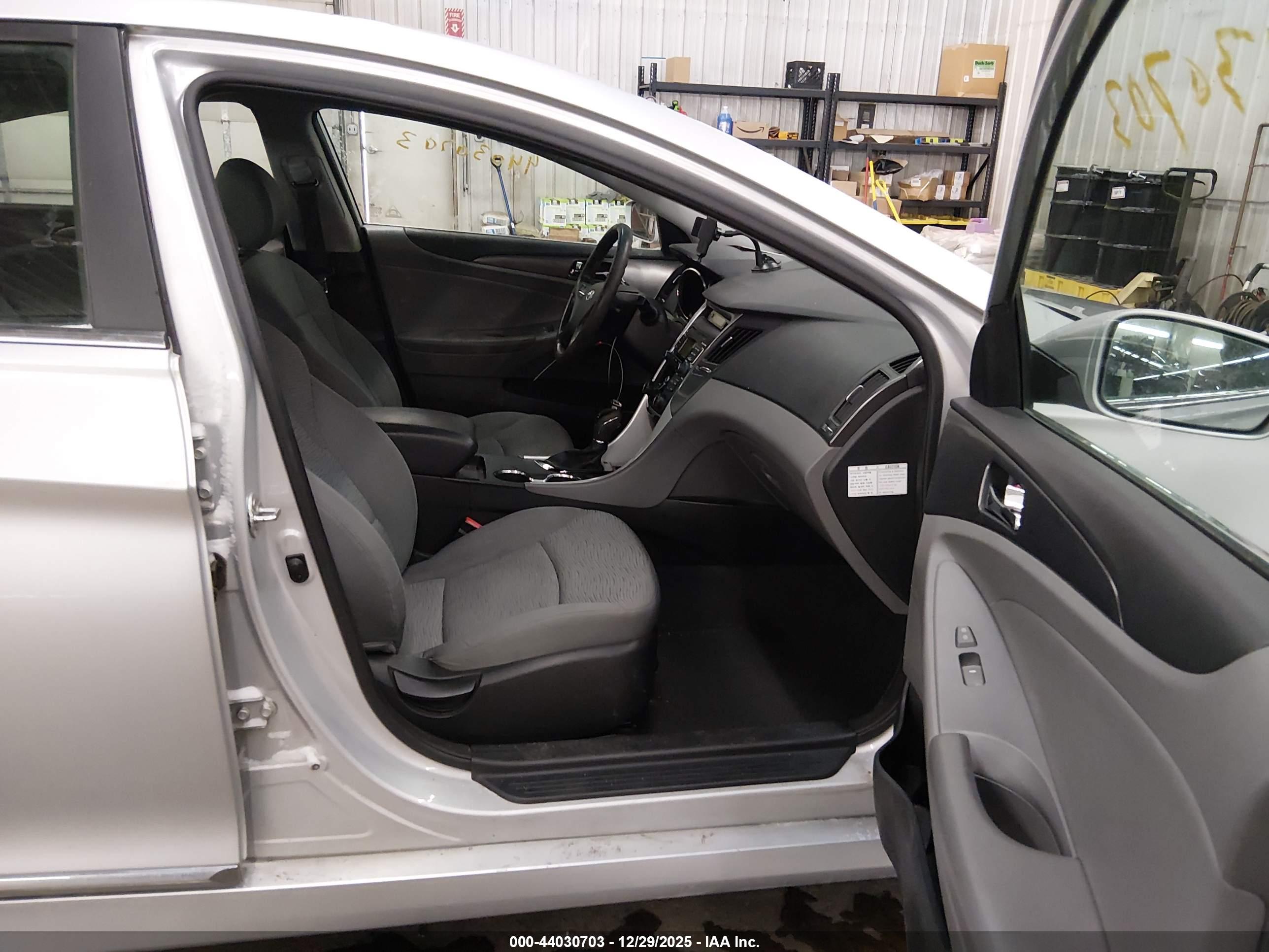 HYUNDAI SONATA image 5