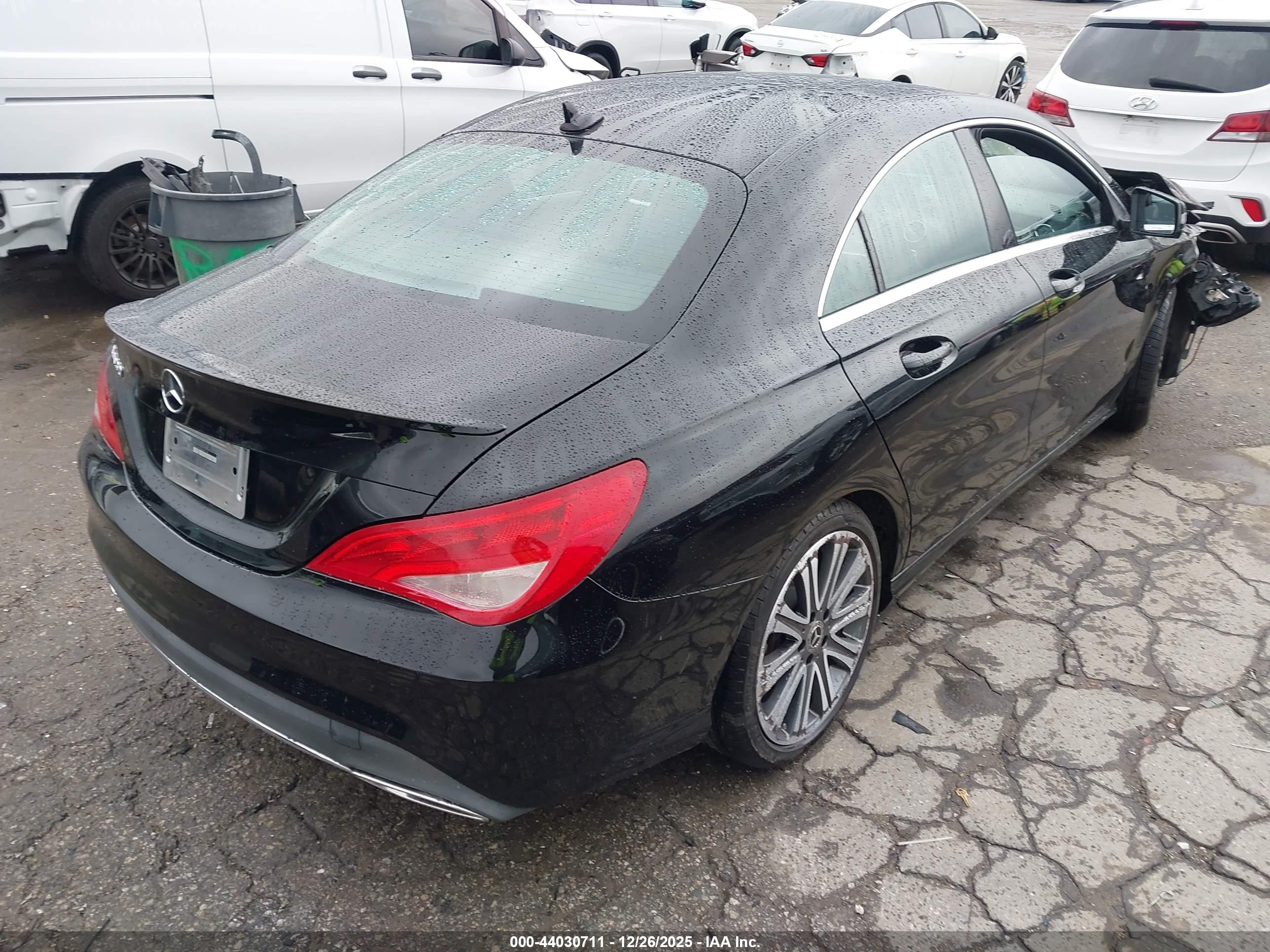 MERCEDES-BENZ CLA image 4