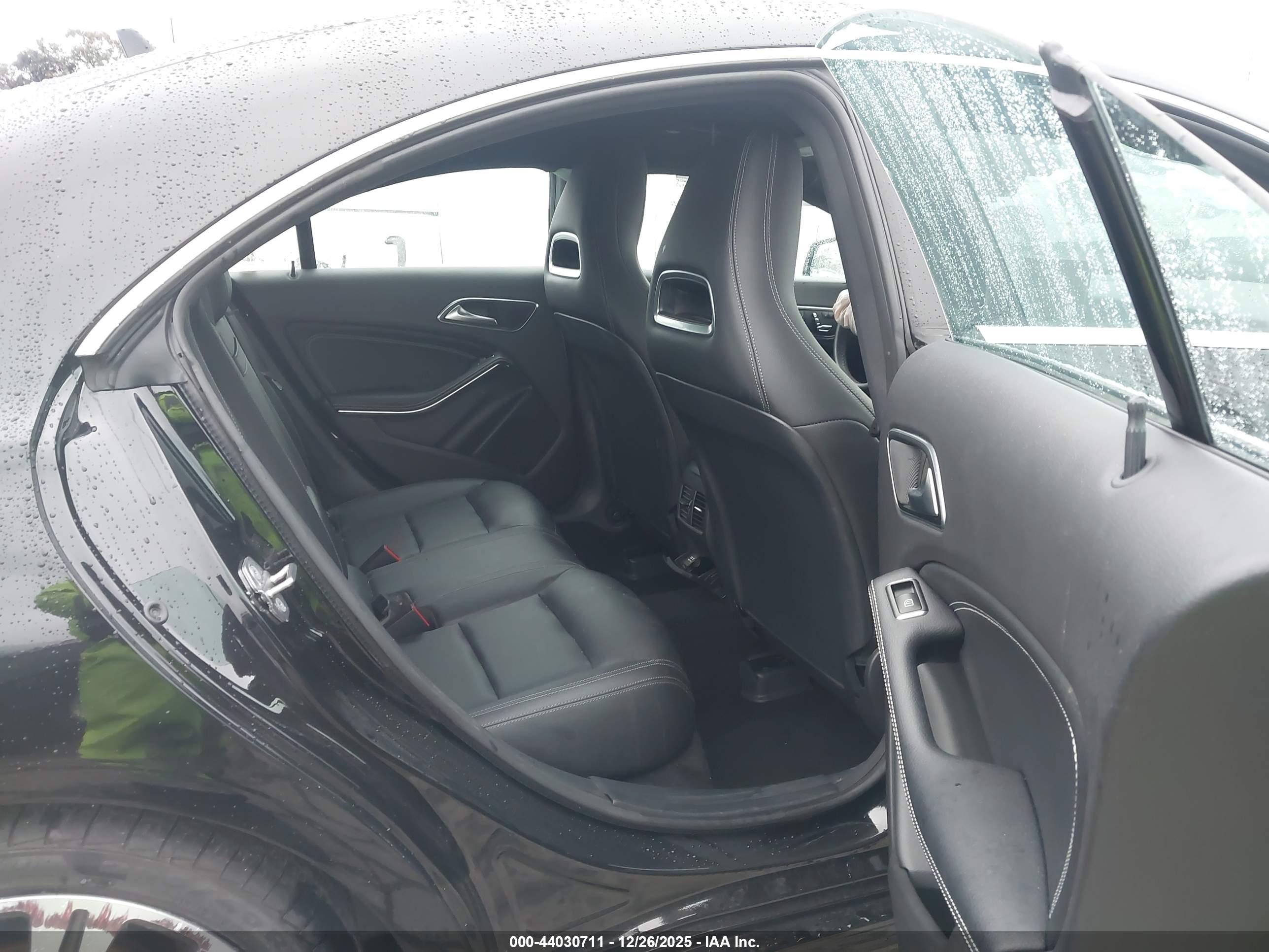 MERCEDES-BENZ CLA image 8