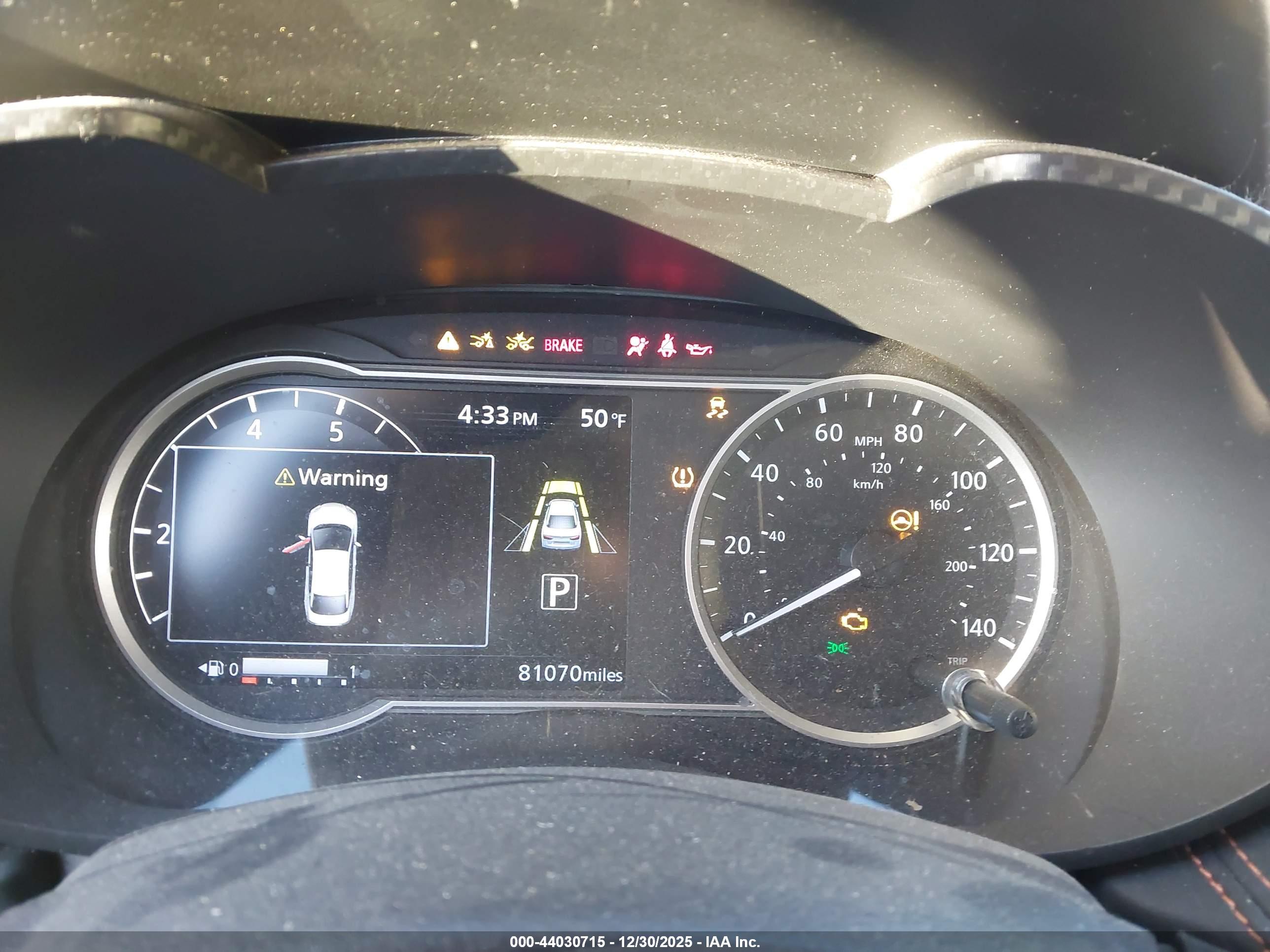 NISSAN VERSA image 7