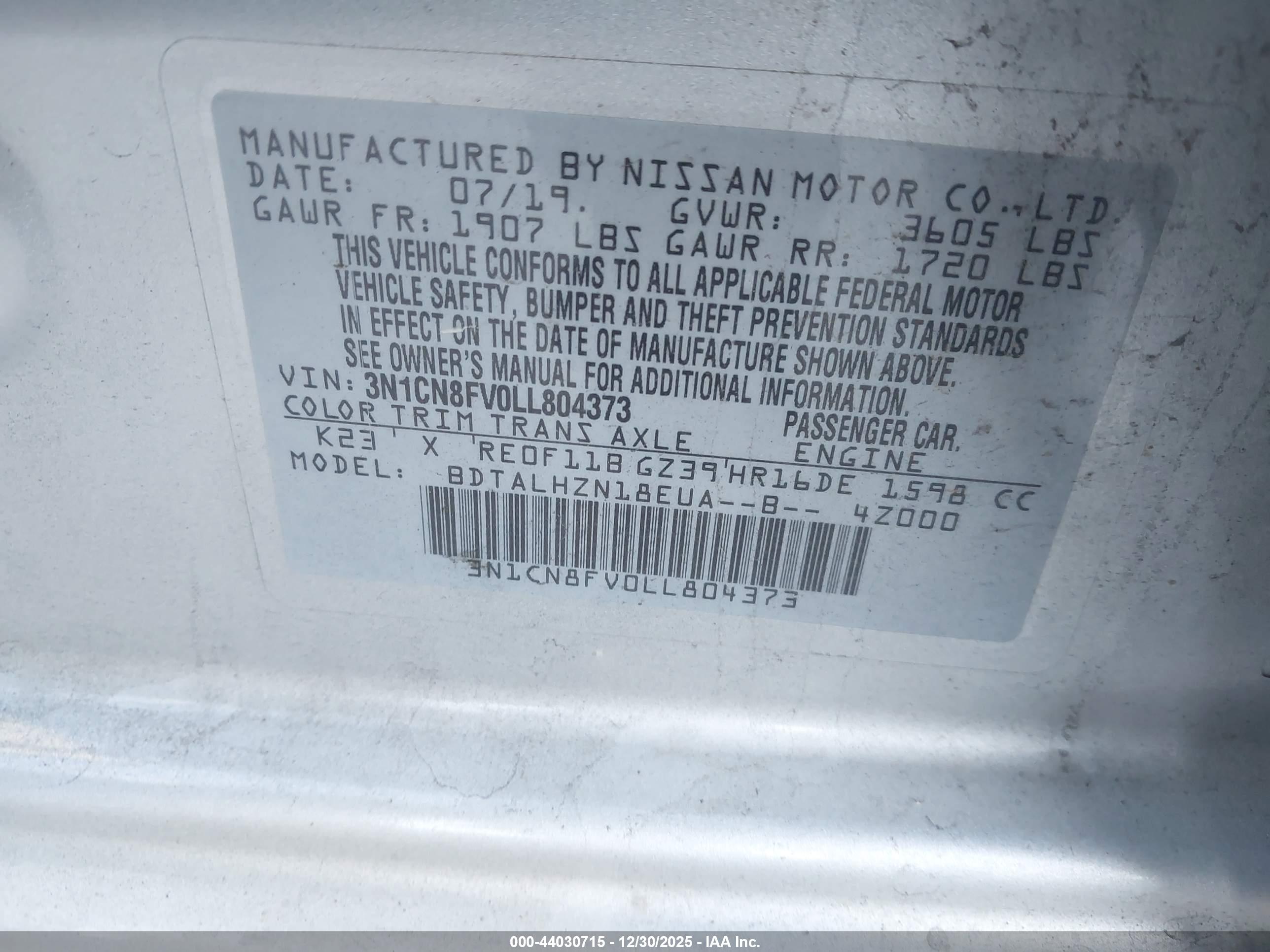NISSAN VERSA image 9