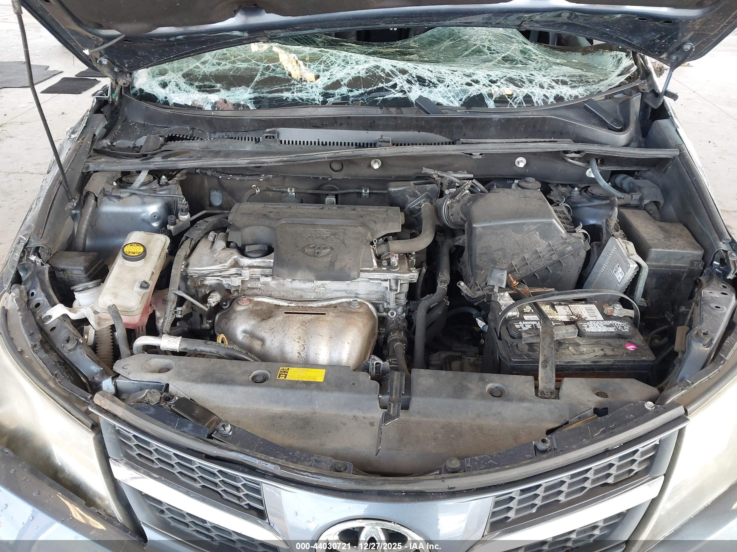 TOYOTA RAV4 image 10