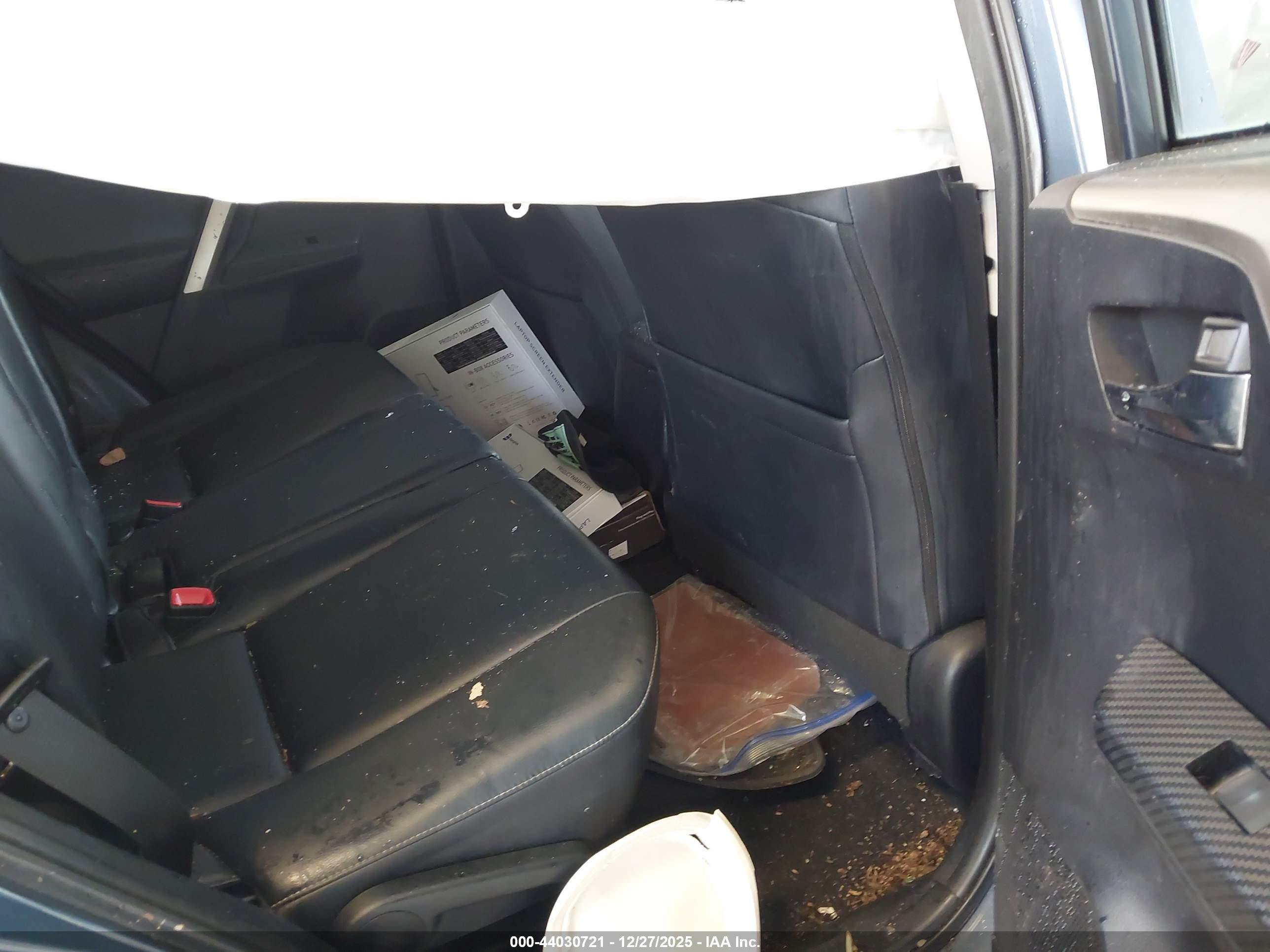 TOYOTA RAV4 image 8