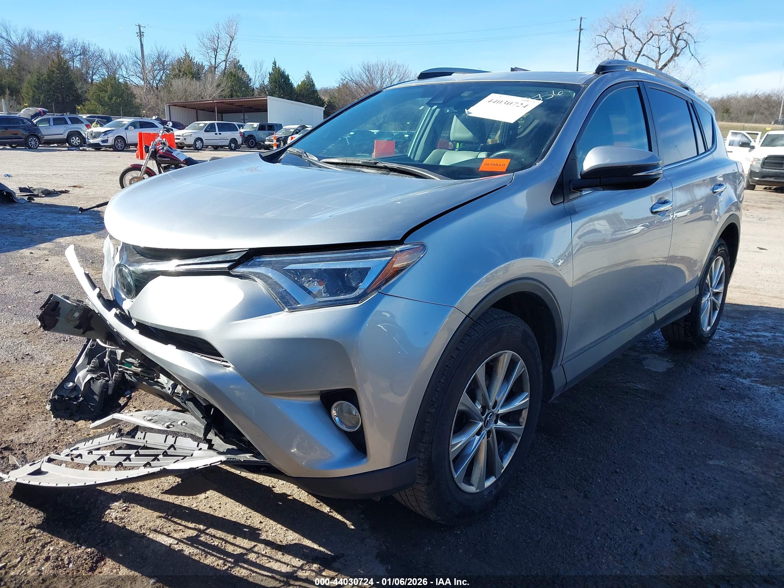 TOYOTA RAV4 image 2