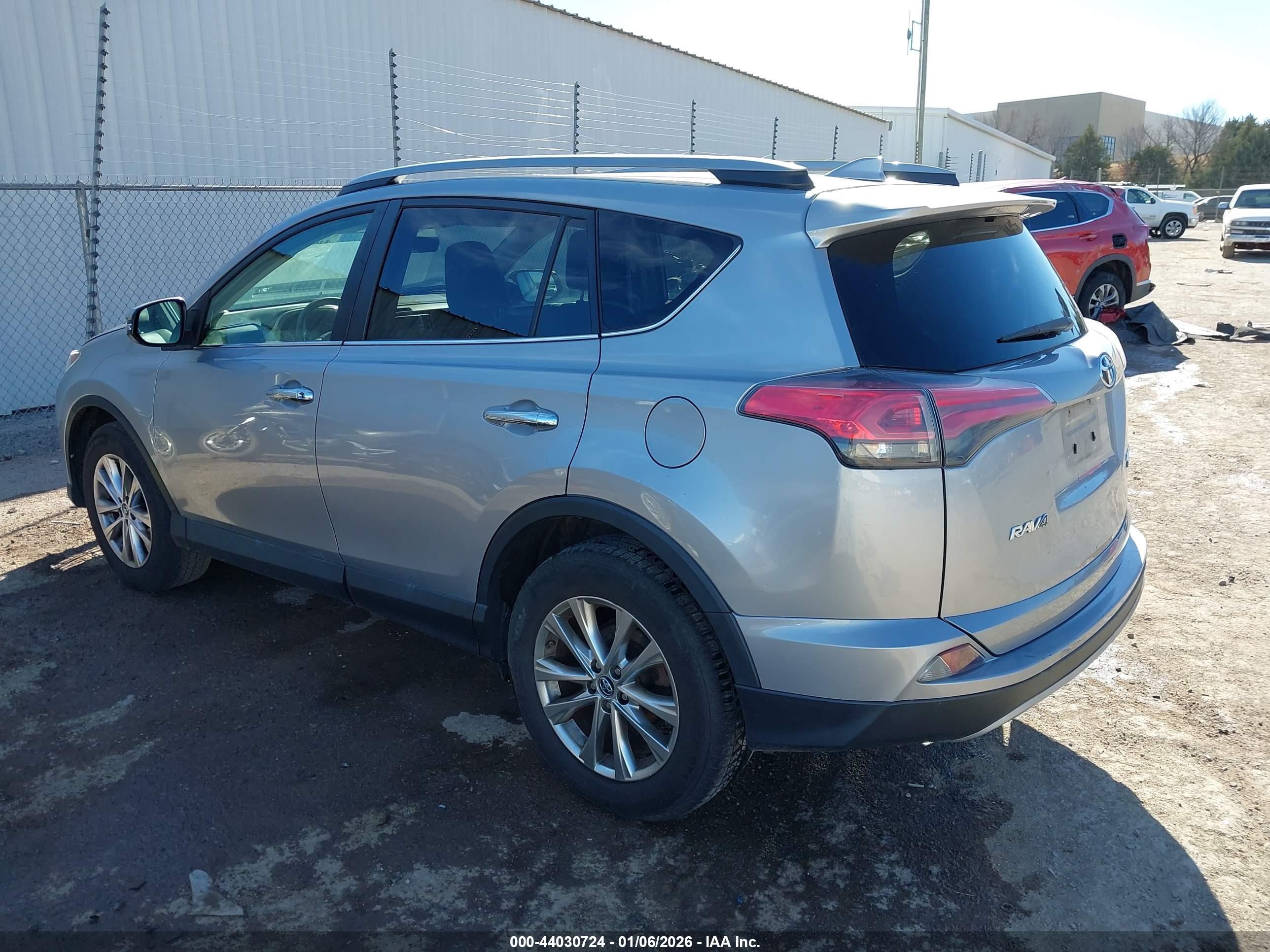 TOYOTA RAV4 image 3