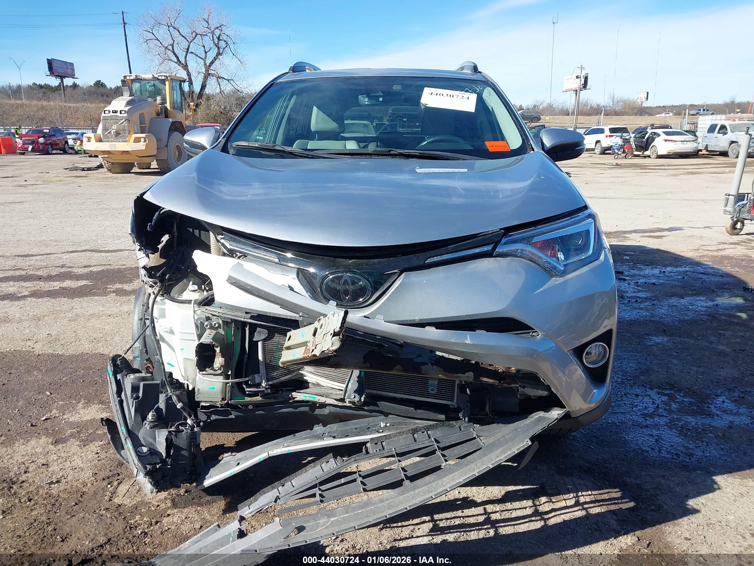 TOYOTA RAV4 image 6
