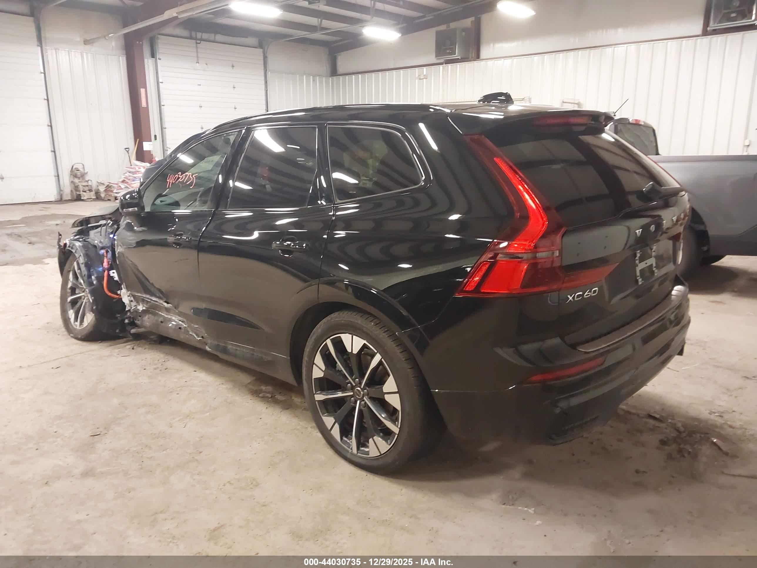 VOLVO XC60 image 3
