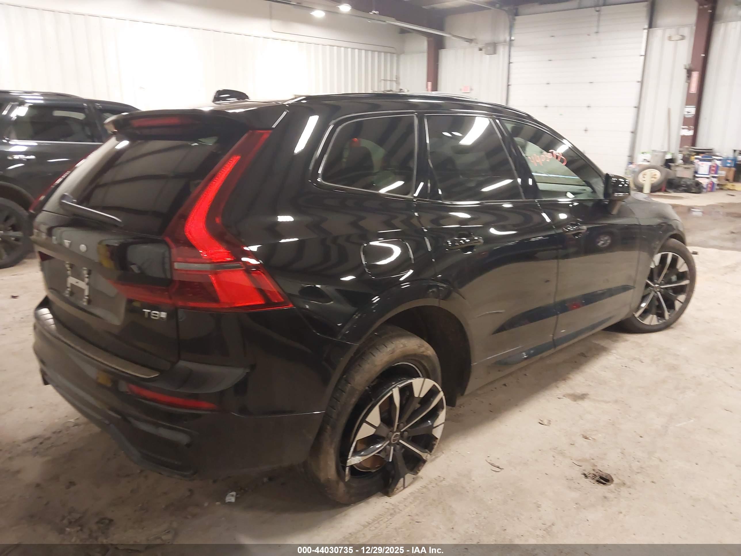 VOLVO XC60 image 4