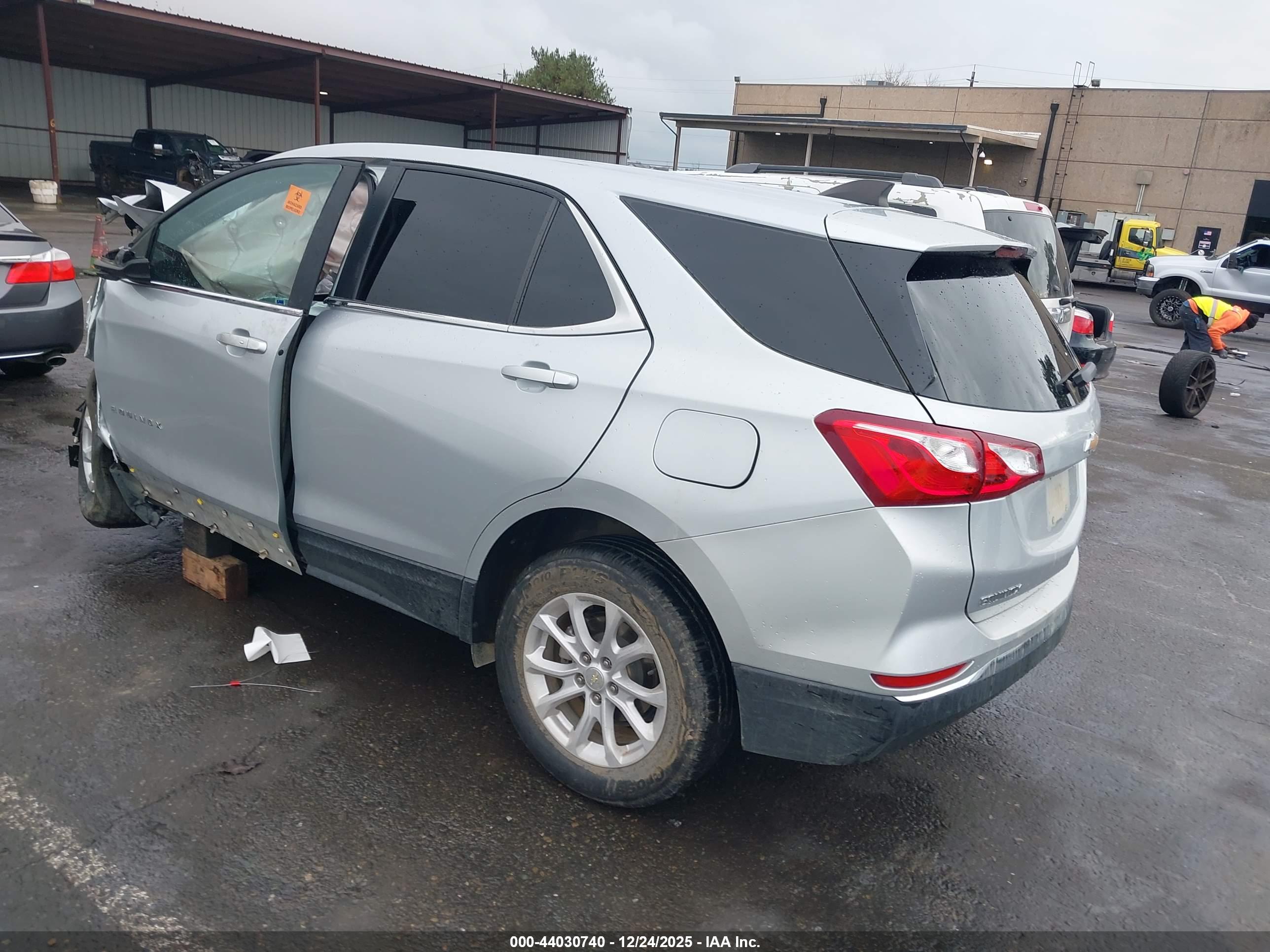 CHEVROLET EQUINOX image 3