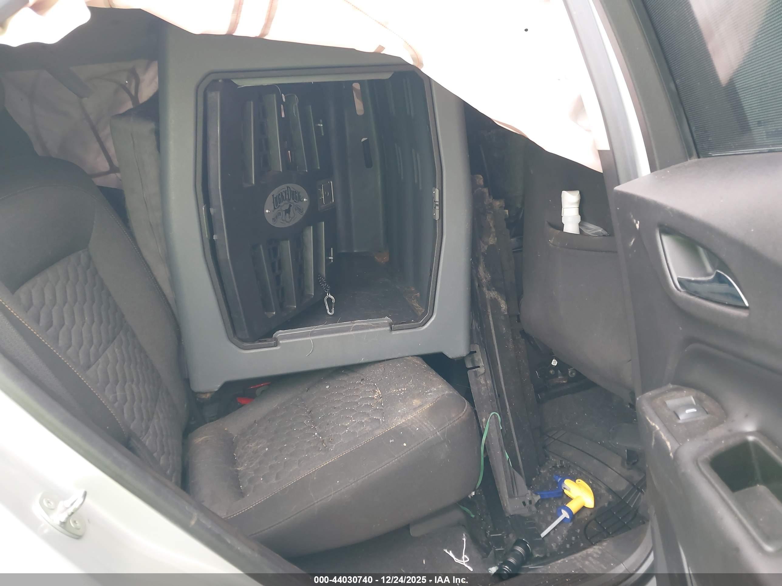 CHEVROLET EQUINOX image 8