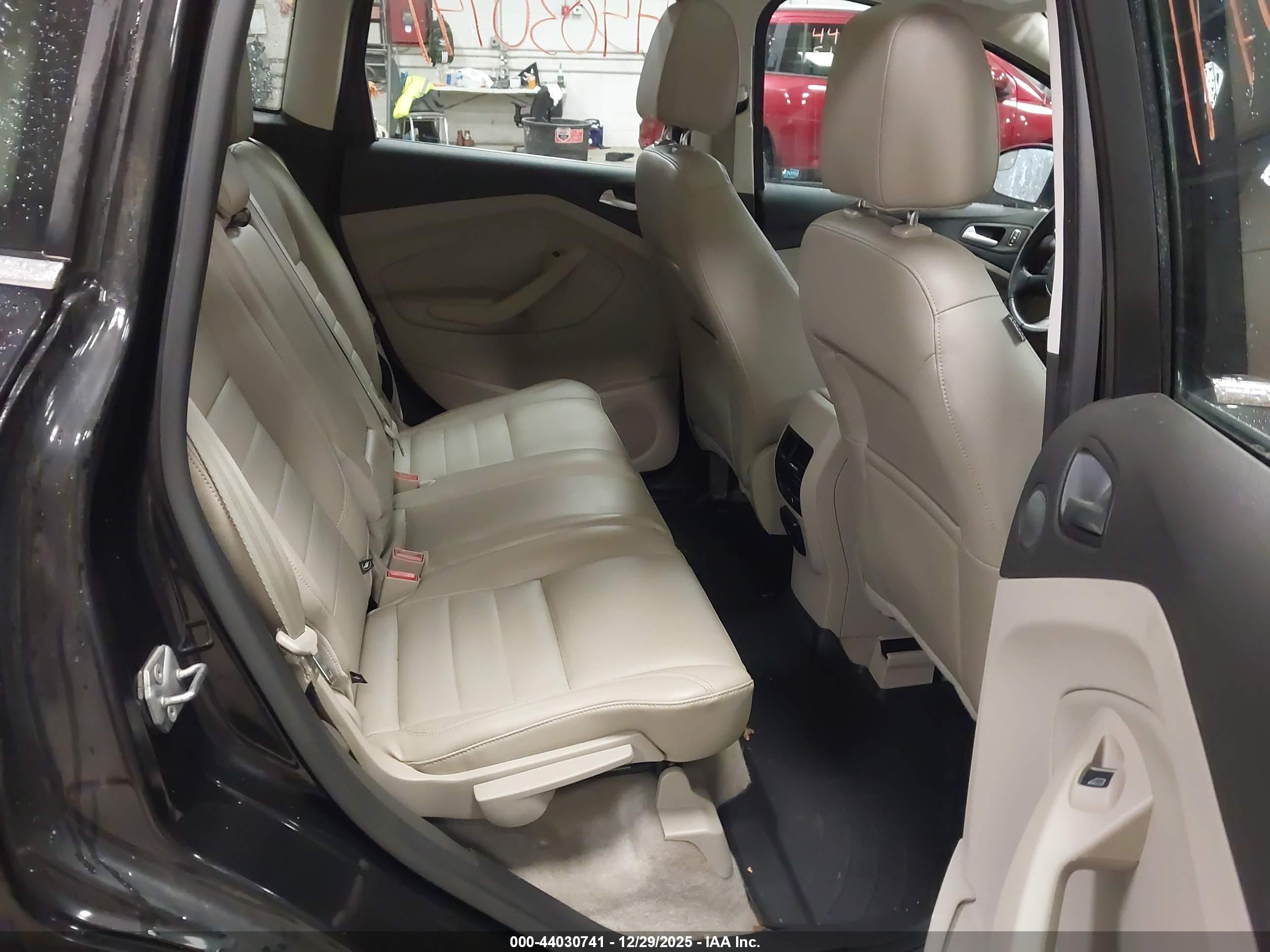 FORD C-MAX image 8