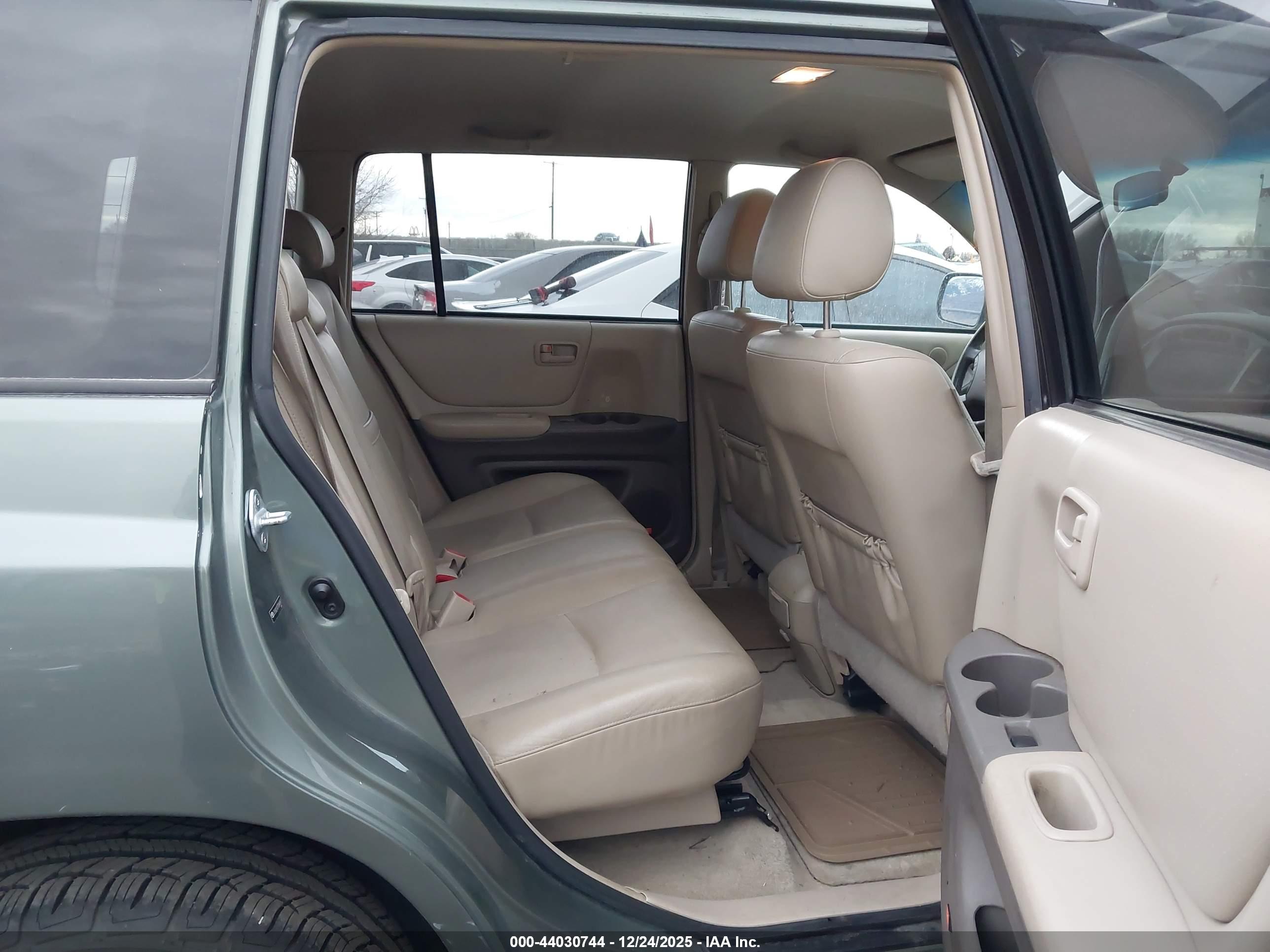 TOYOTA HIGHLANDER image 8