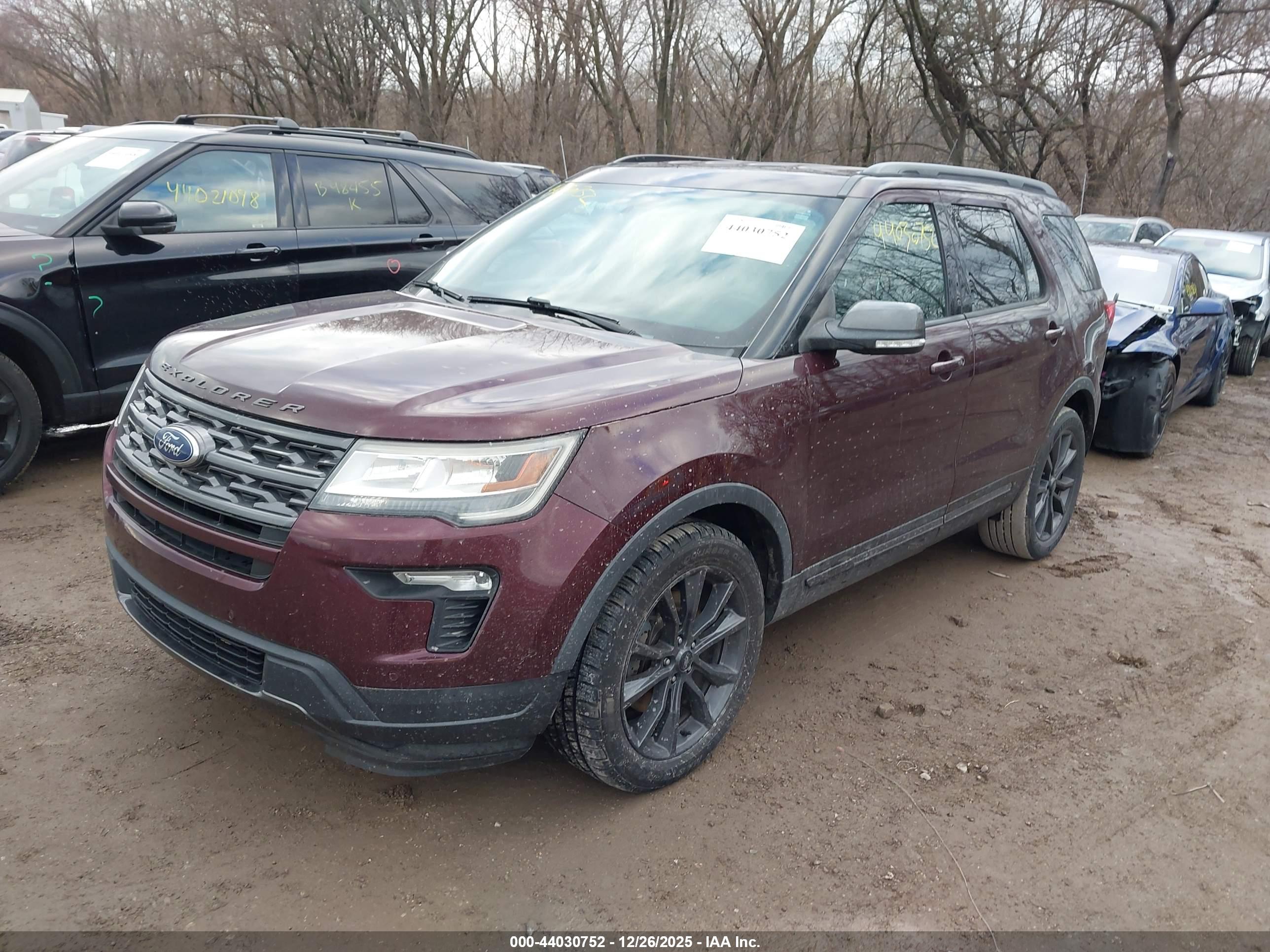 FORD EXPLORER image 2