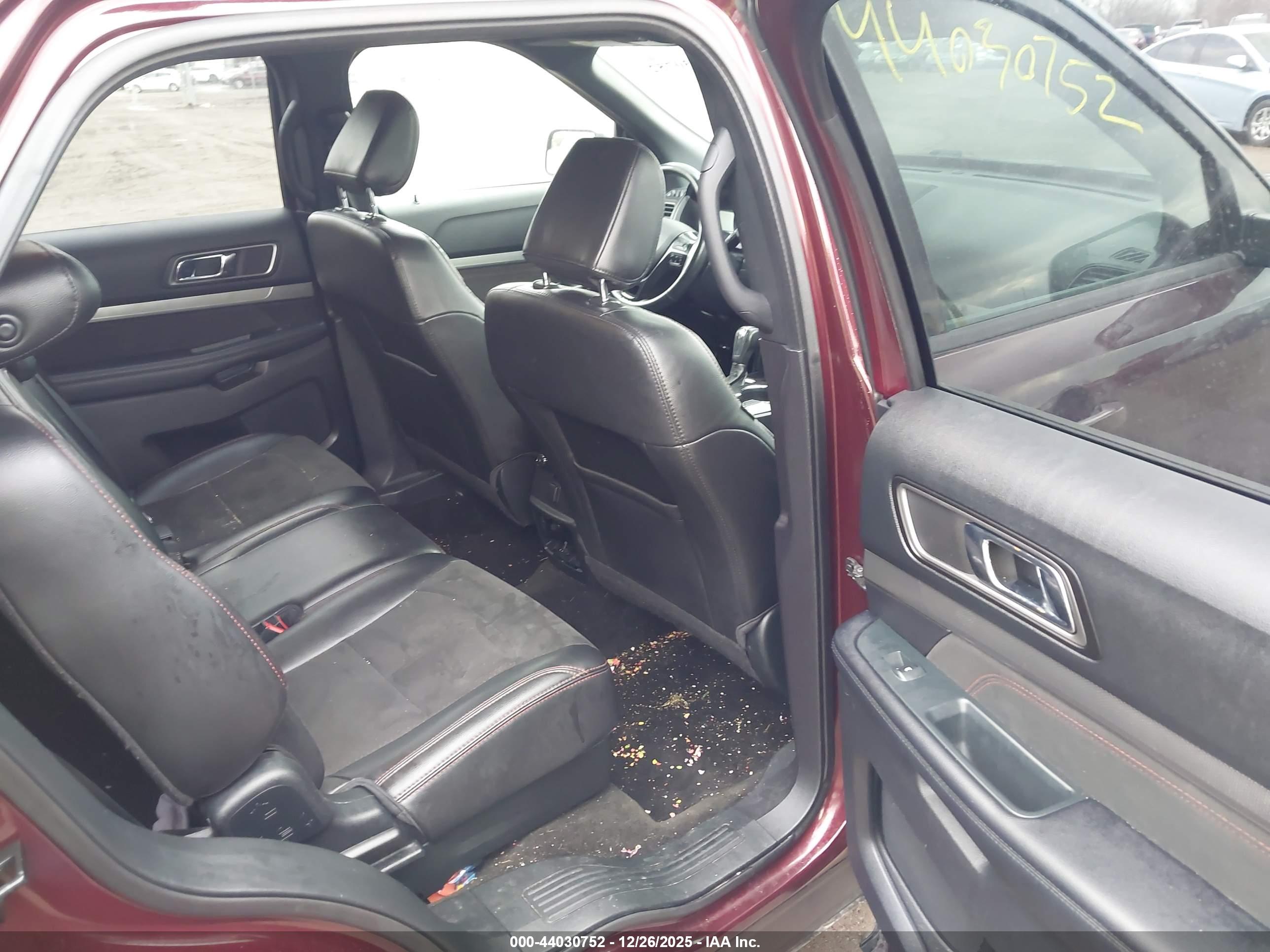 FORD EXPLORER image 8