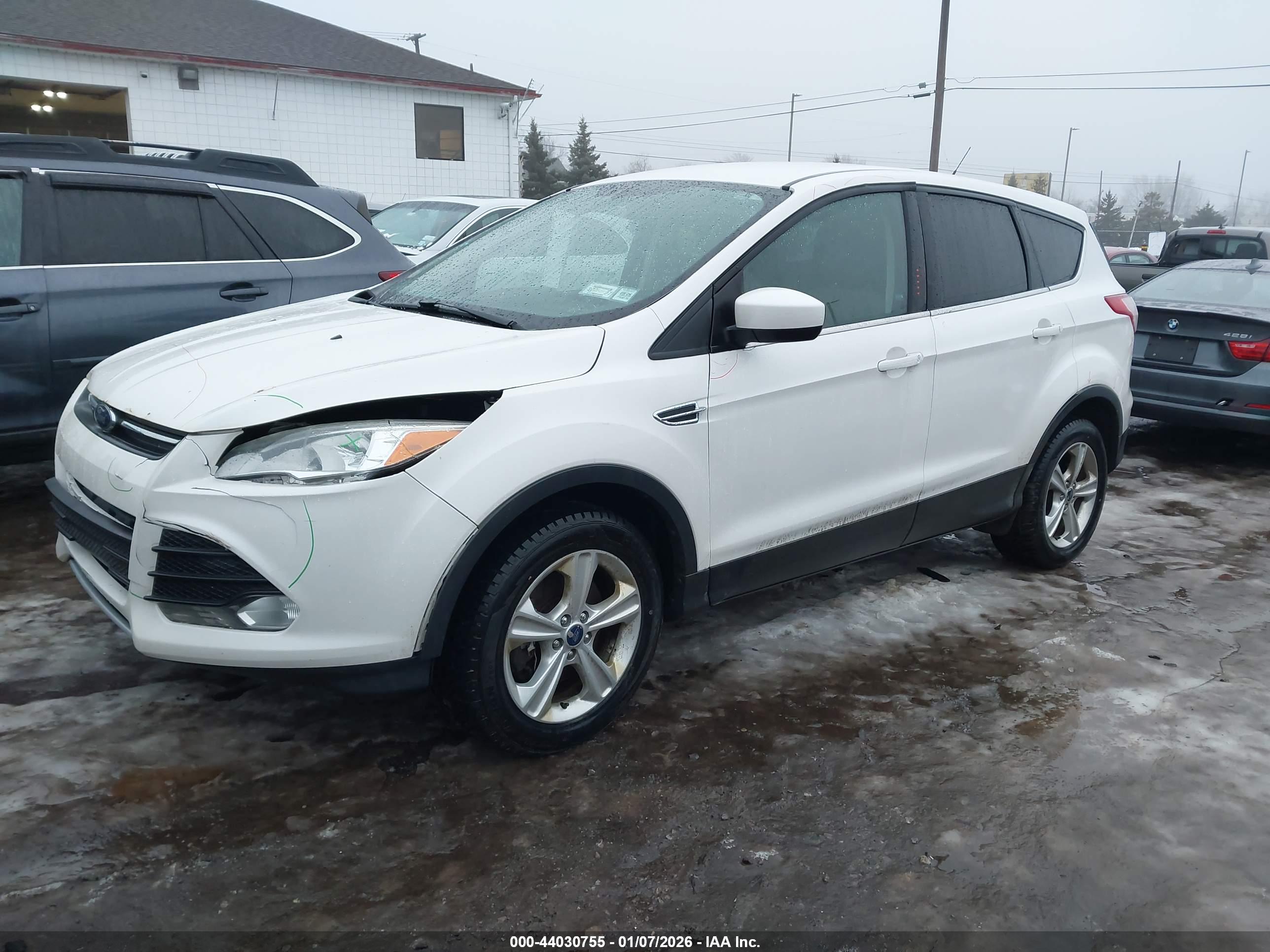 FORD ESCAPE image 2