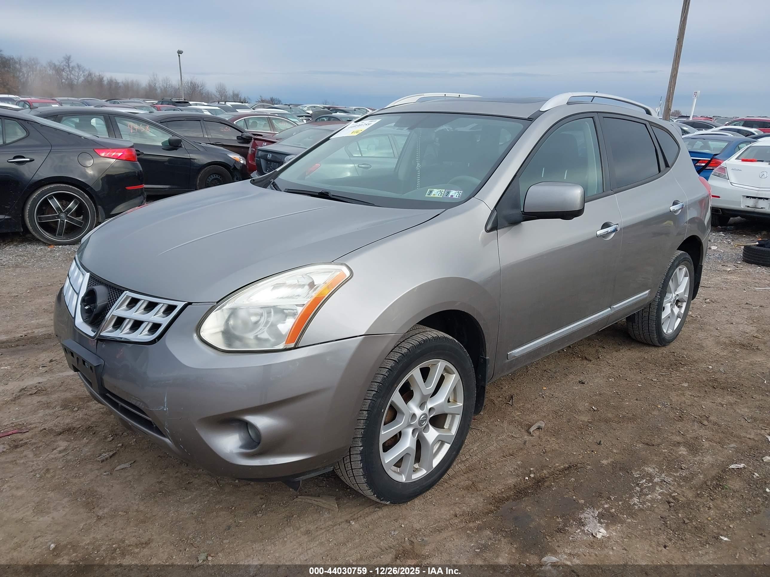 NISSAN ROGUE image 2