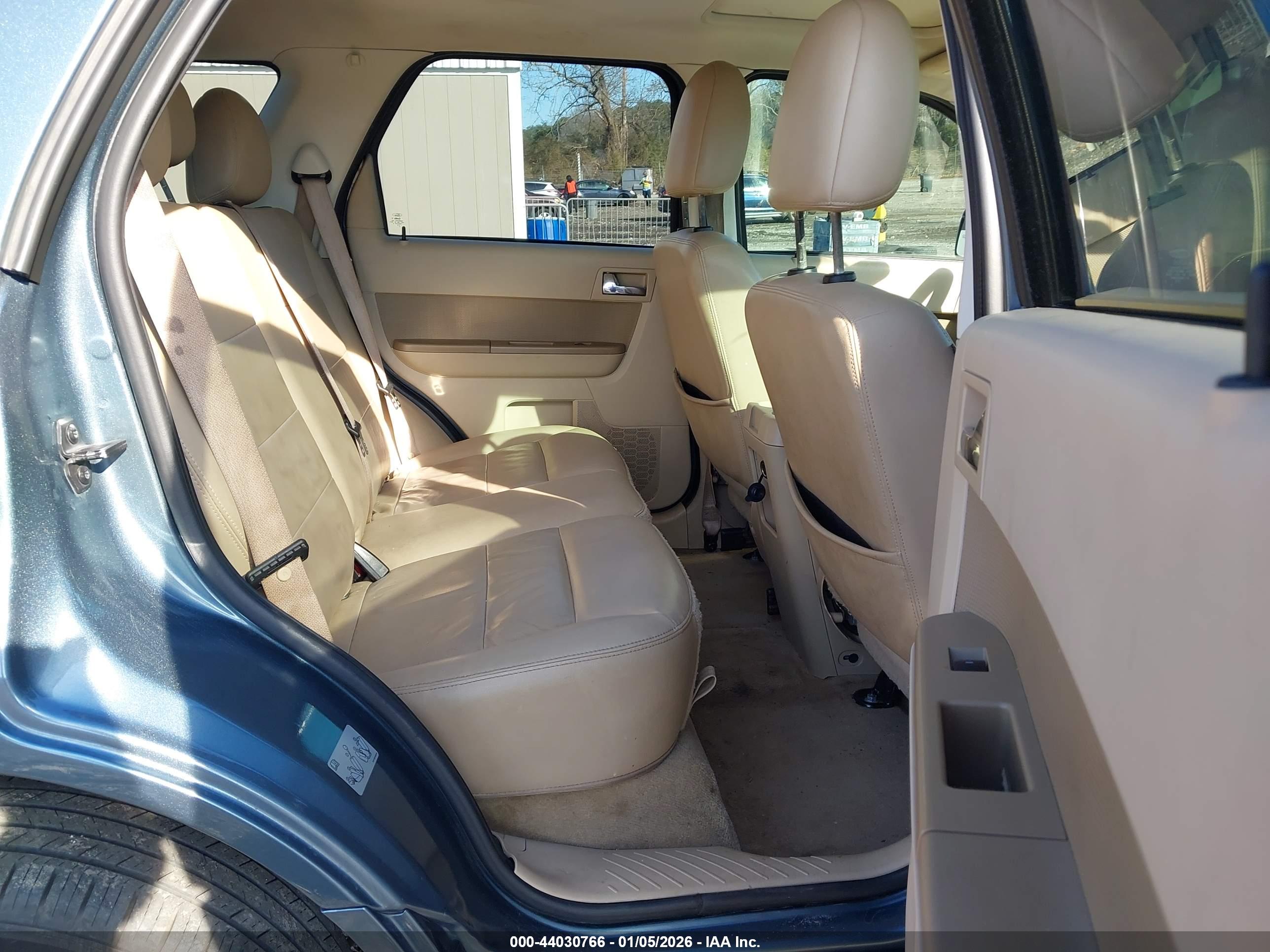 FORD ESCAPE image 8