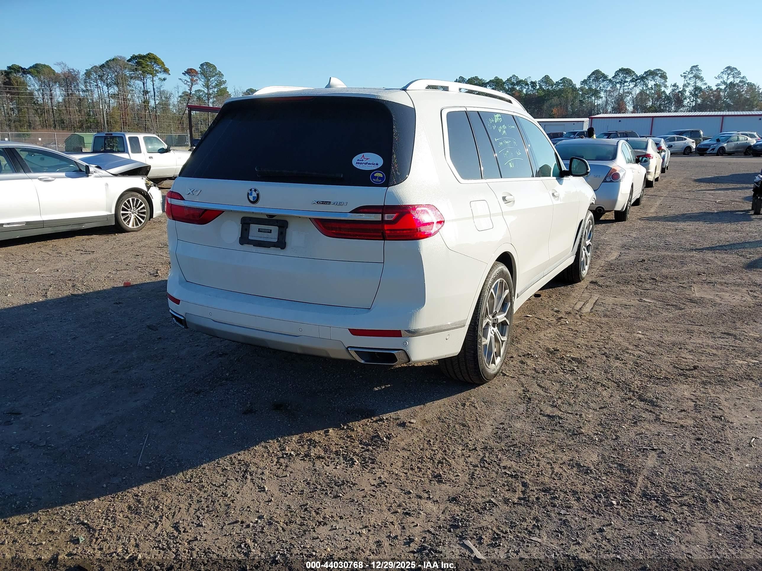 BMW X7 image 4