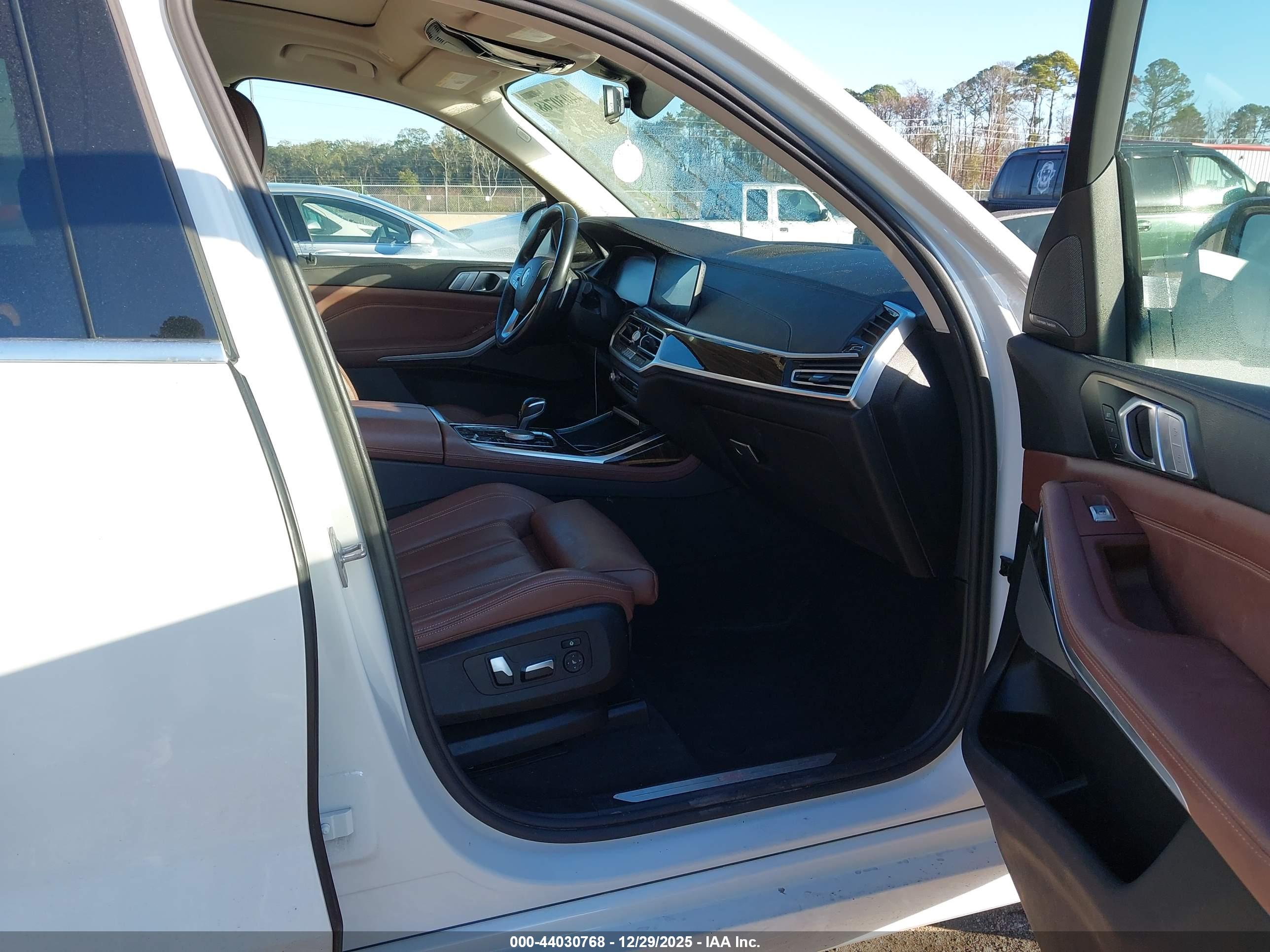 BMW X7 image 5