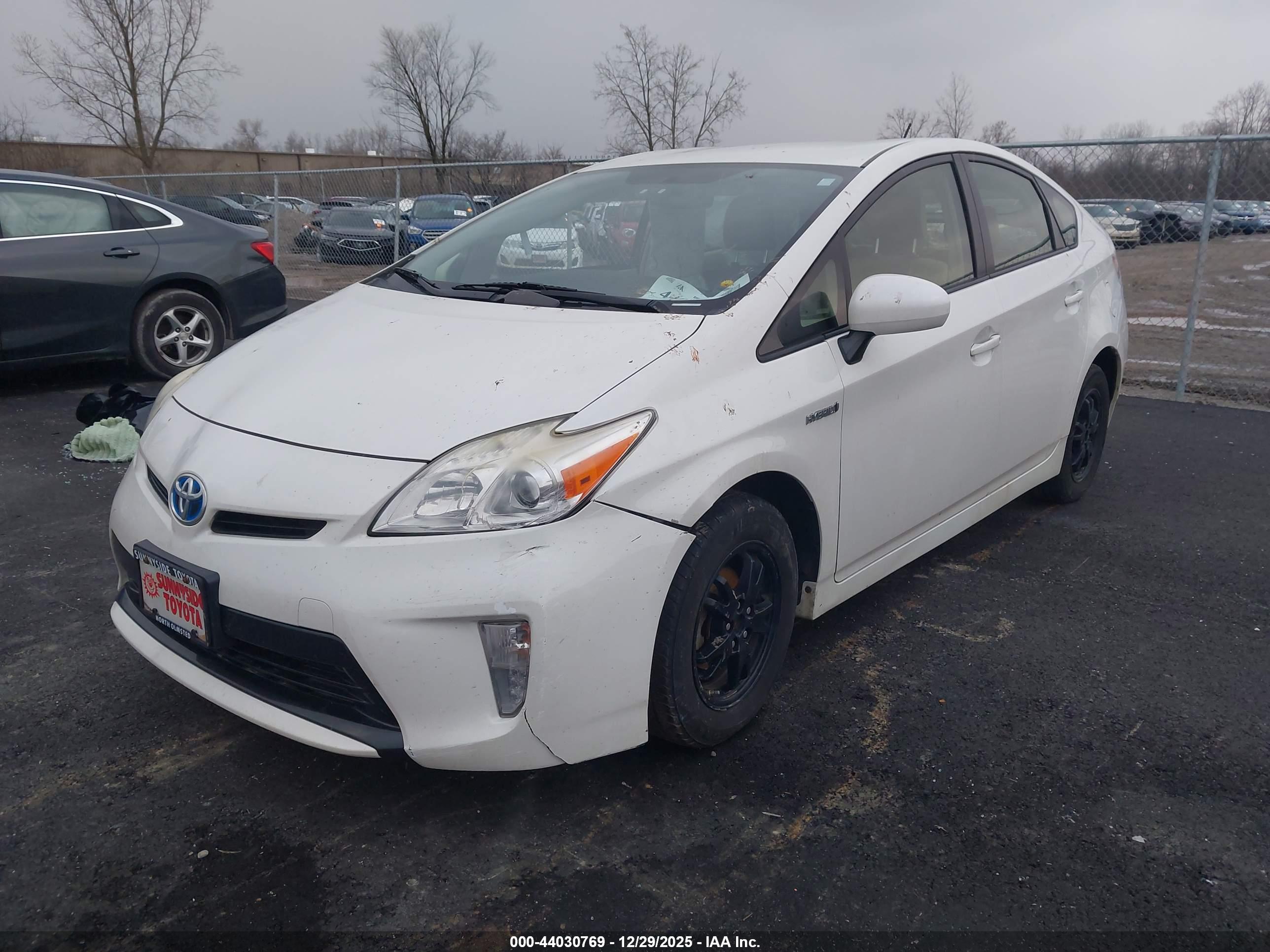 TOYOTA PRIUS image 2