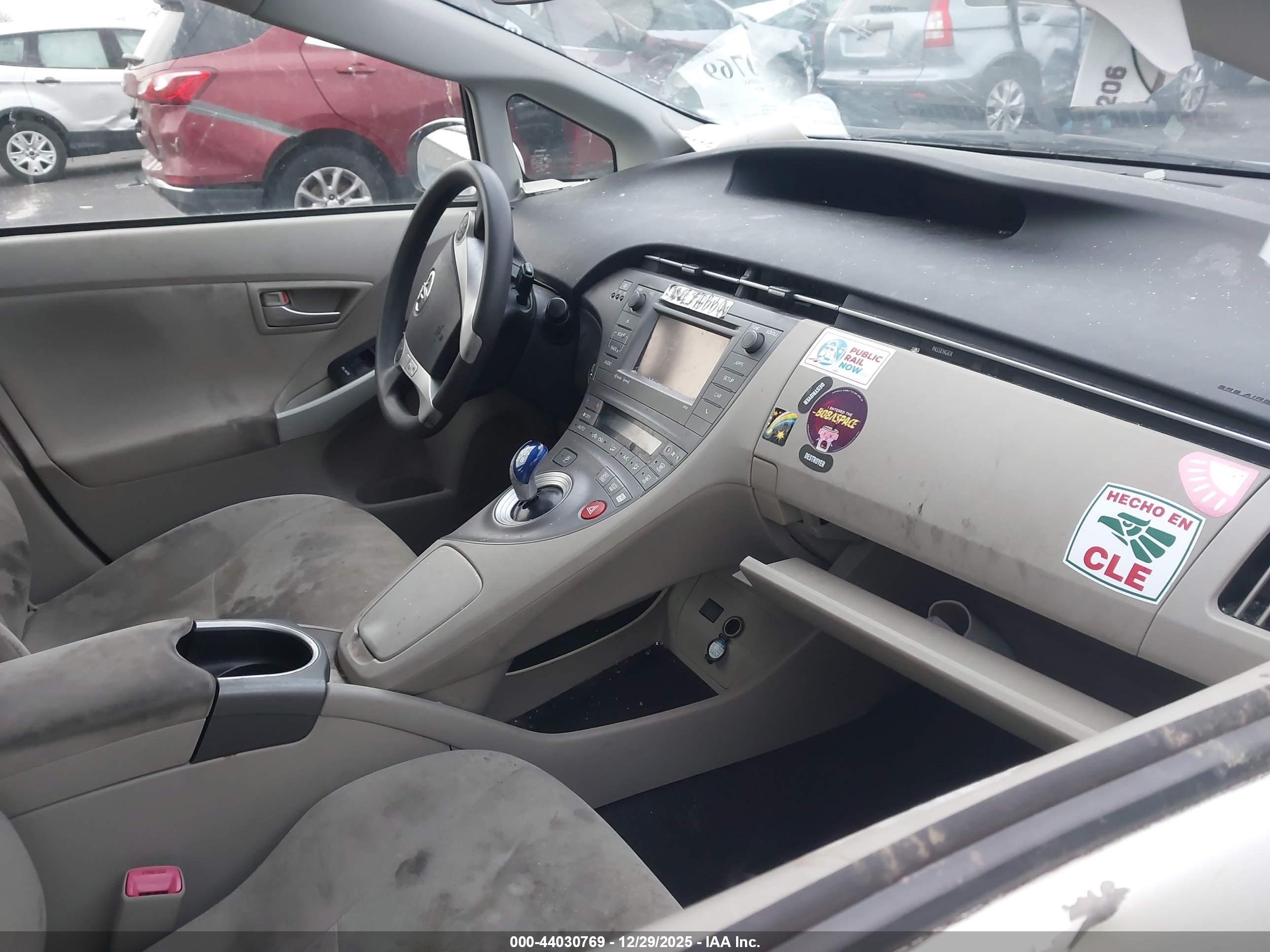 TOYOTA PRIUS image 5