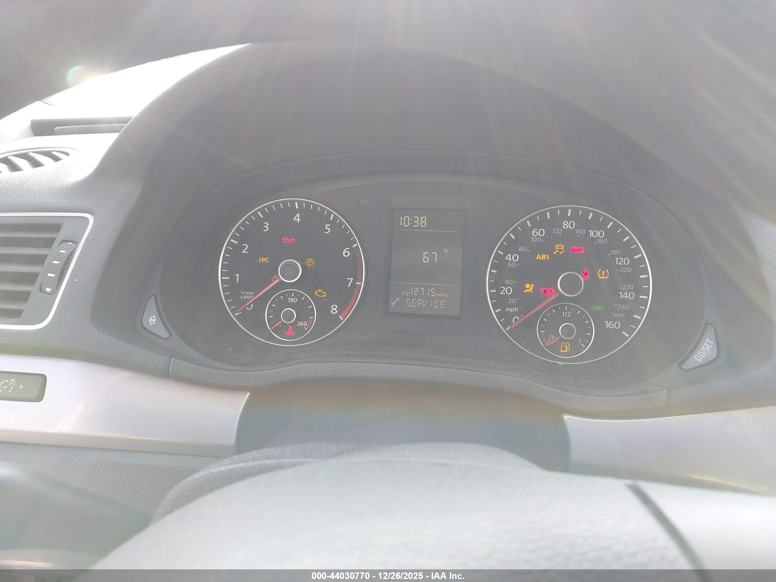 VOLKSWAGEN PASSAT image 7