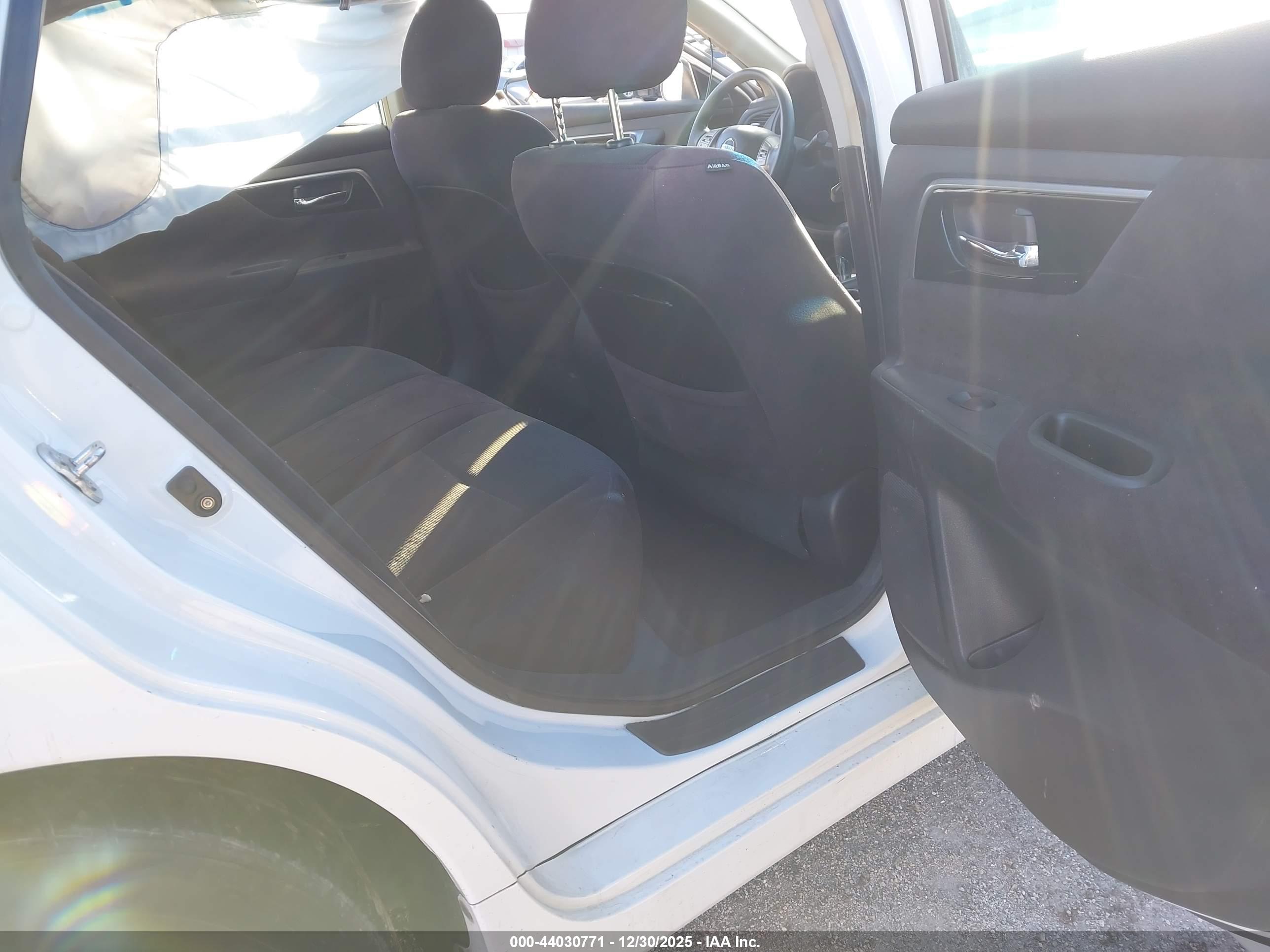 NISSAN ALTIMA image 8