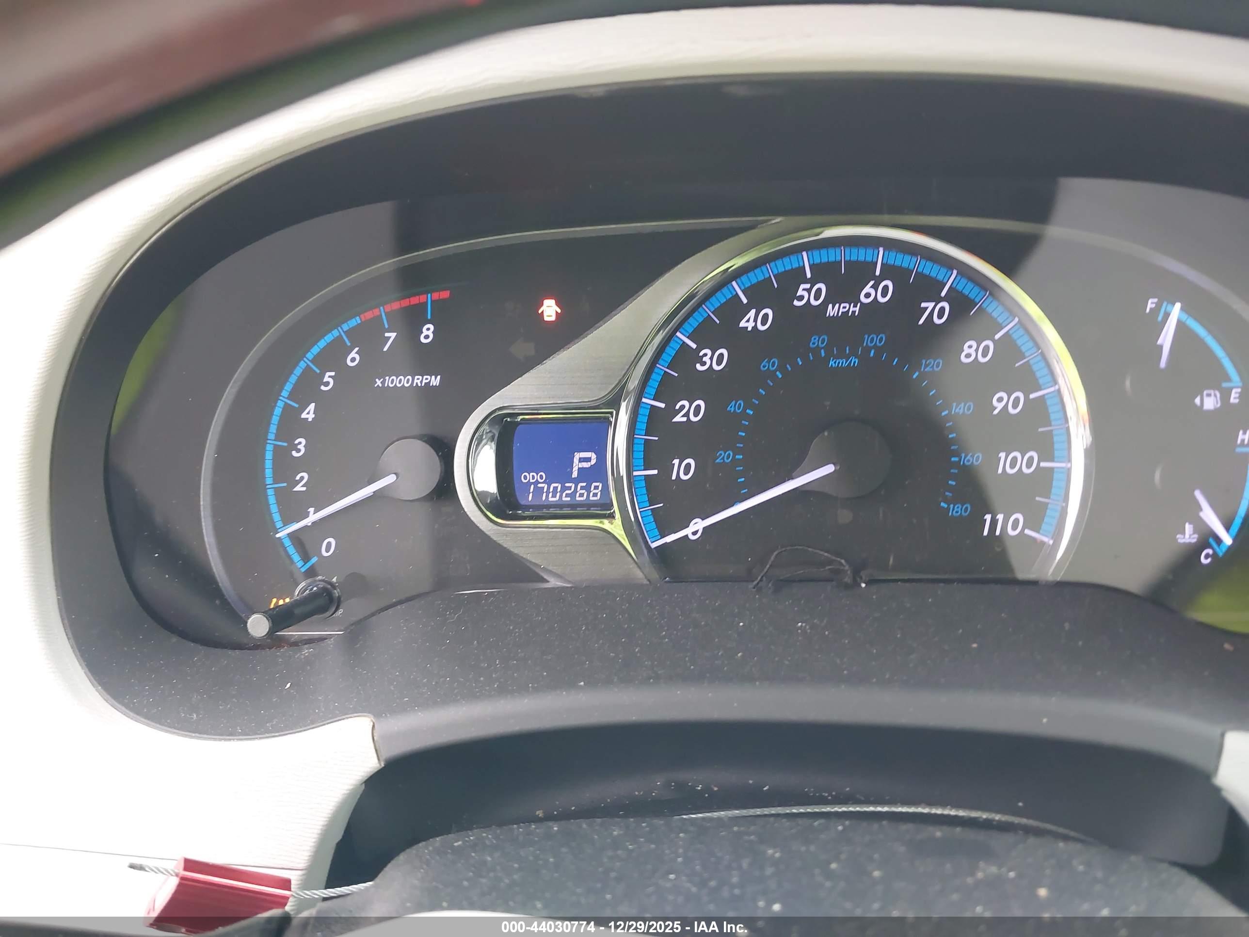 TOYOTA SIENNA image 7