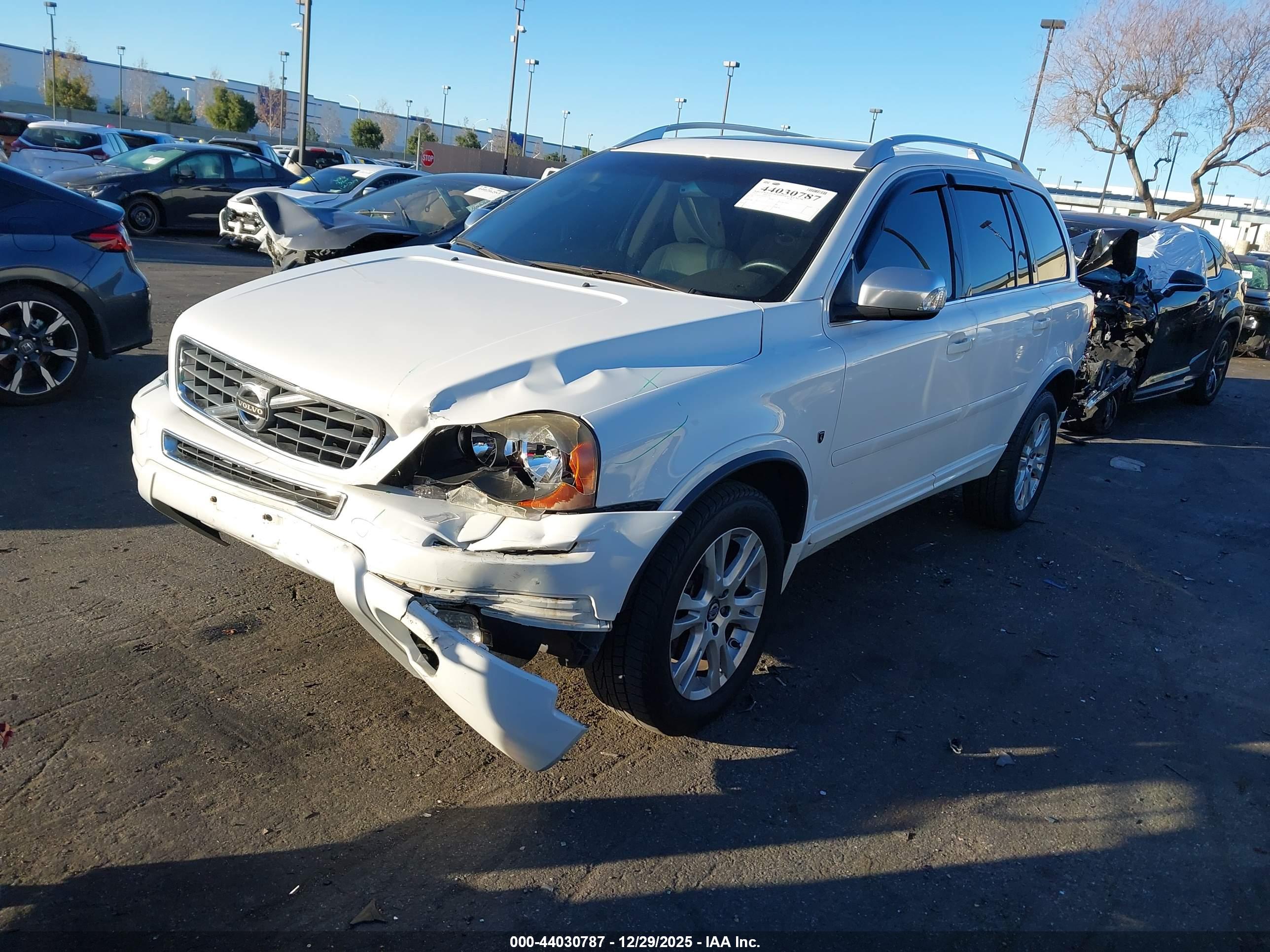 VOLVO XC90 image 2