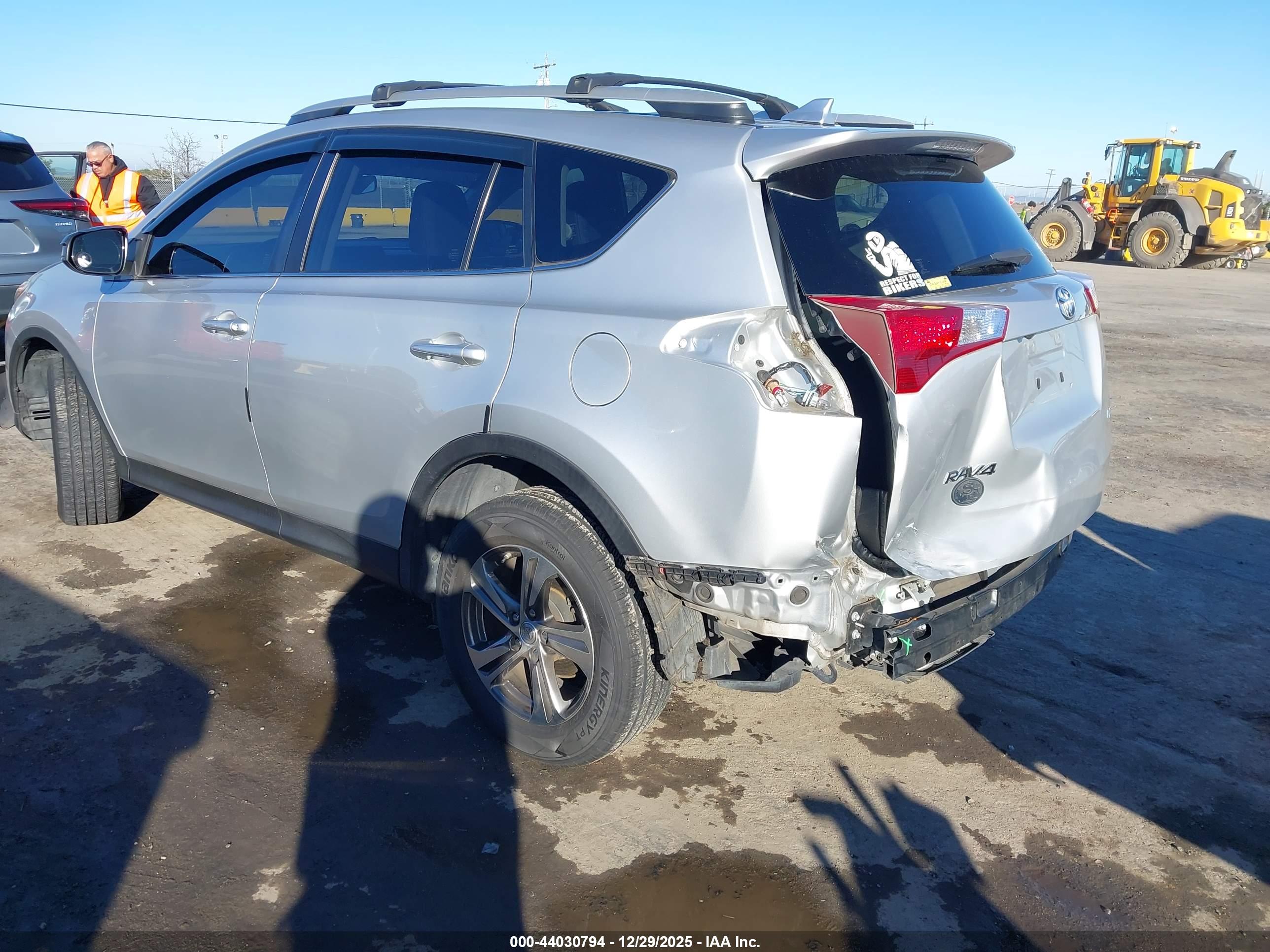 TOYOTA RAV4 image 3