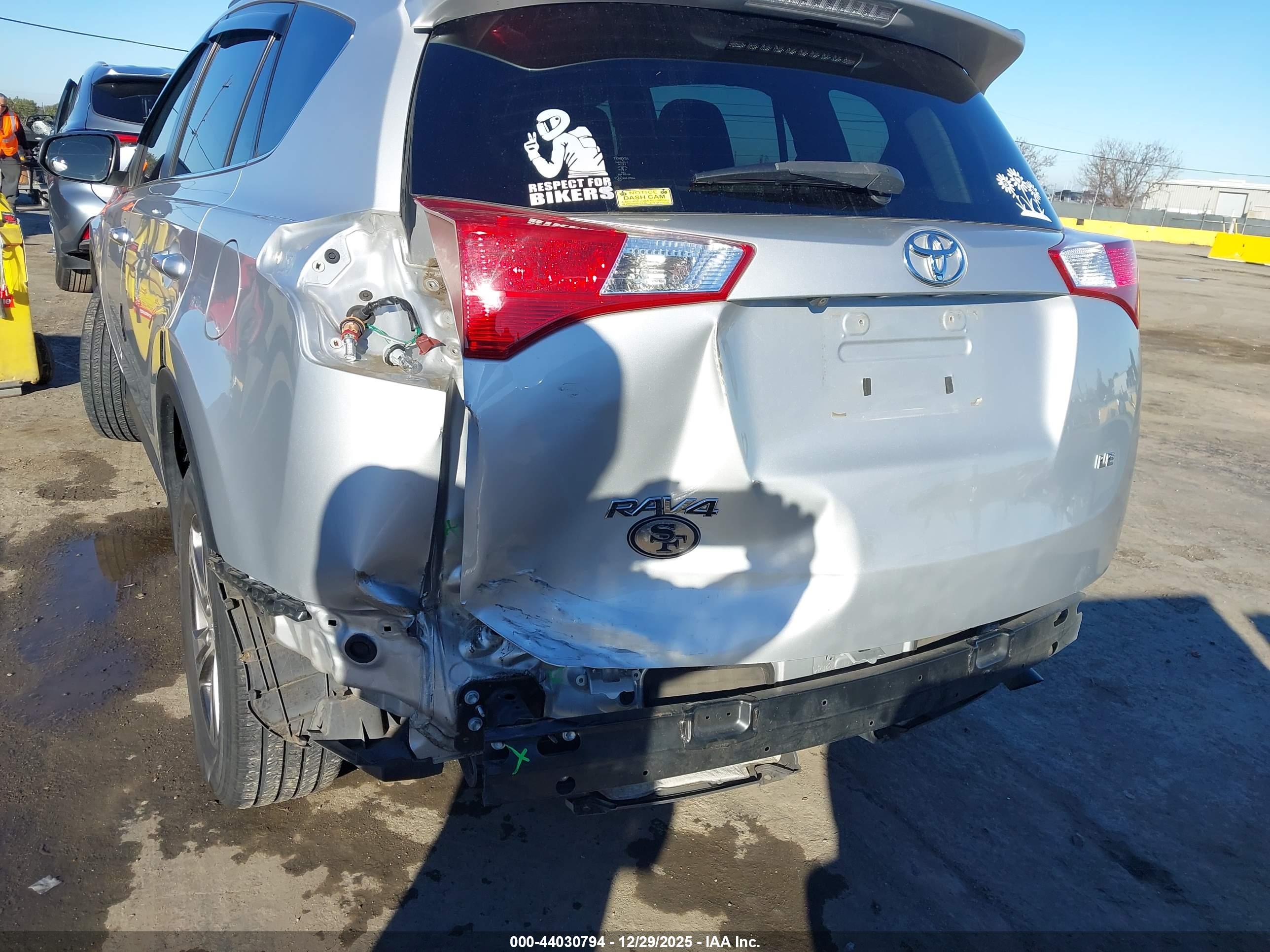 TOYOTA RAV4 image 6