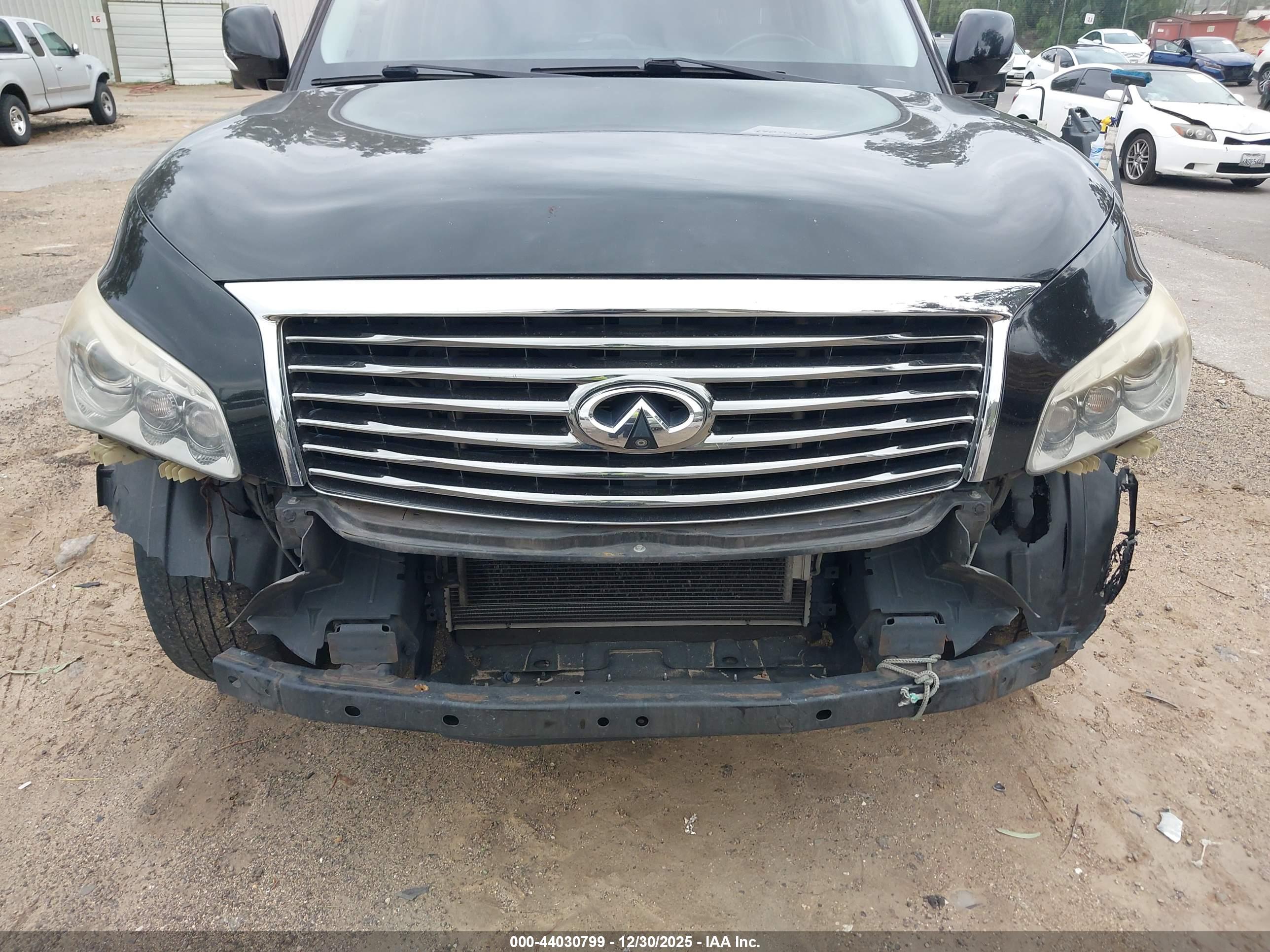 INFINITI QX56 image 6