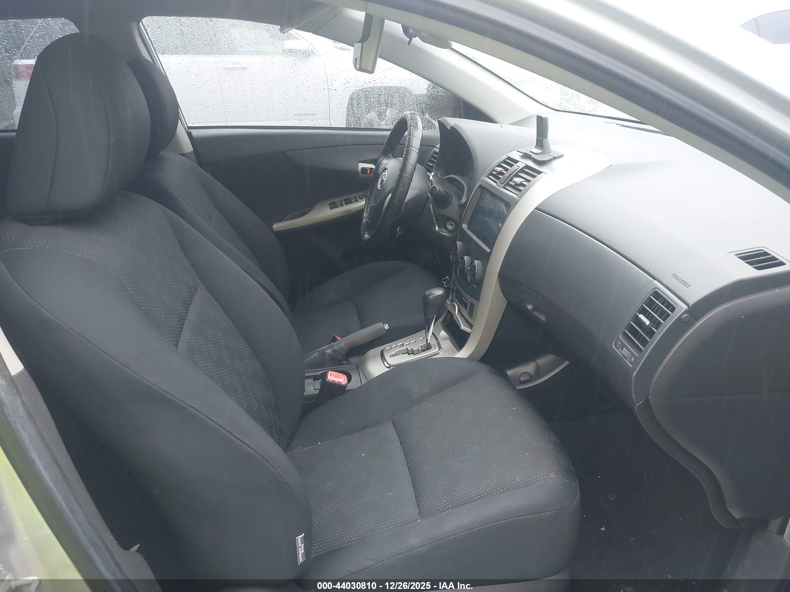TOYOTA COROLLA image 5