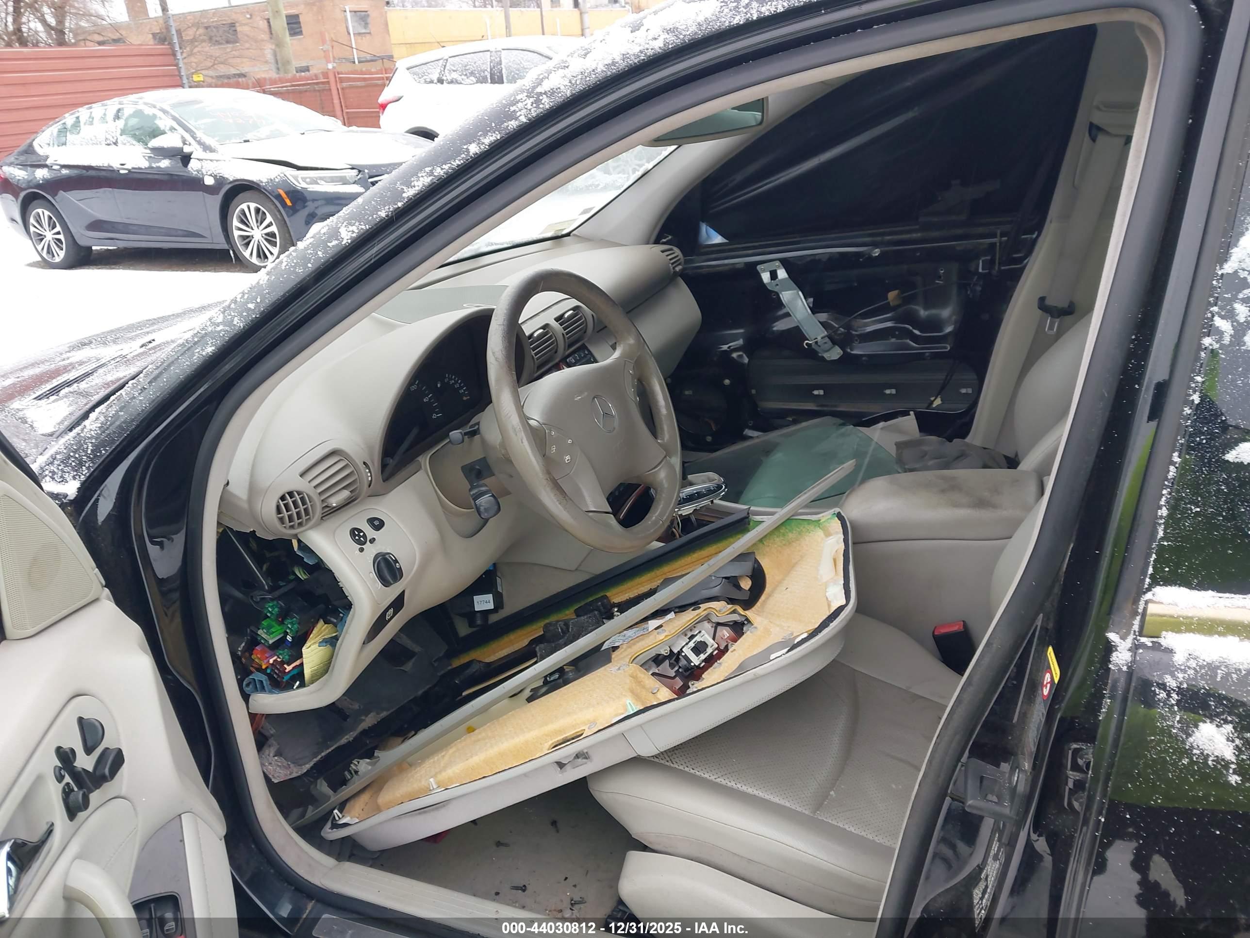 MERCEDES-BENZ C image 5