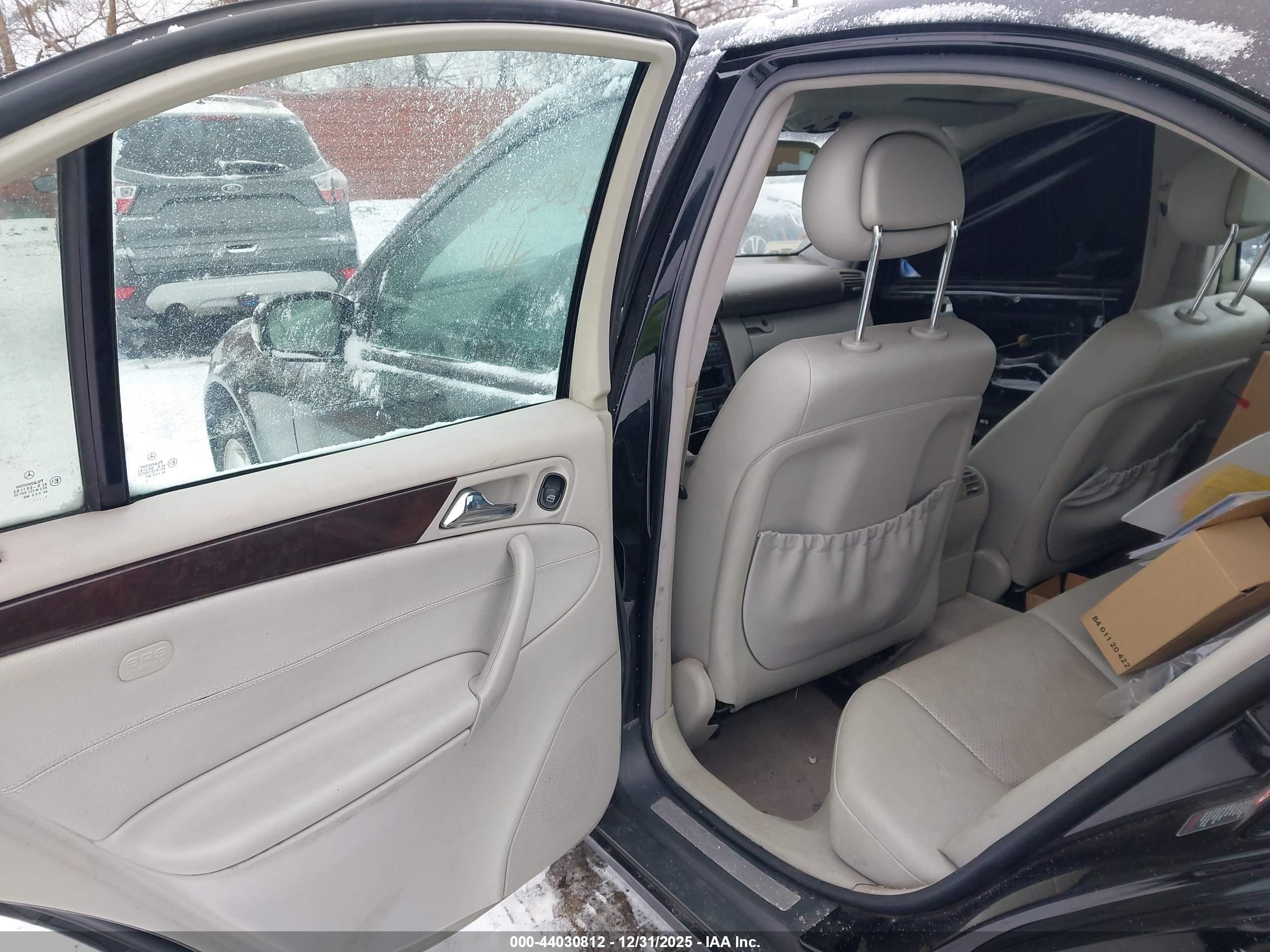 MERCEDES-BENZ C image 8