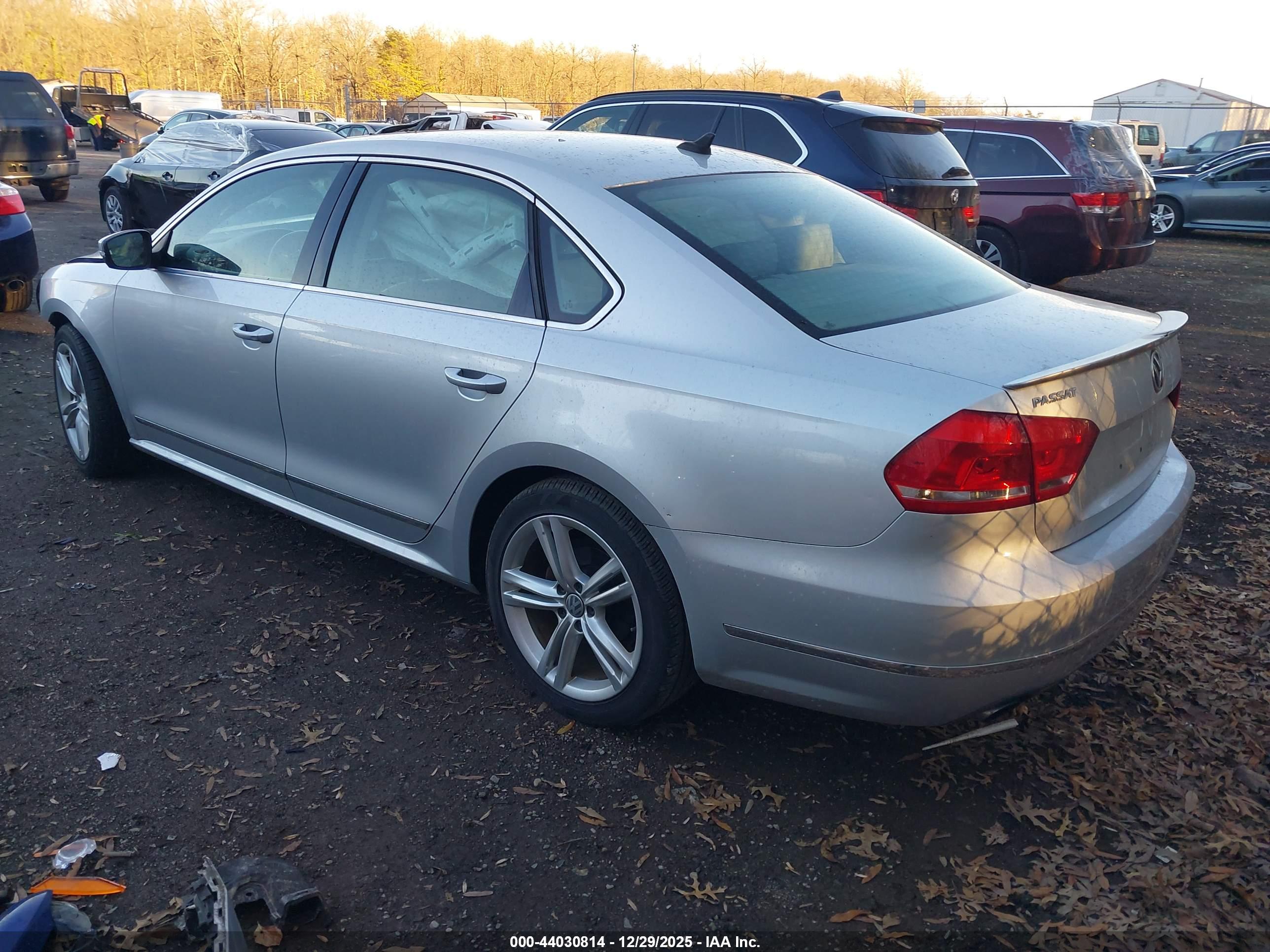 VOLKSWAGEN PASSAT image 3