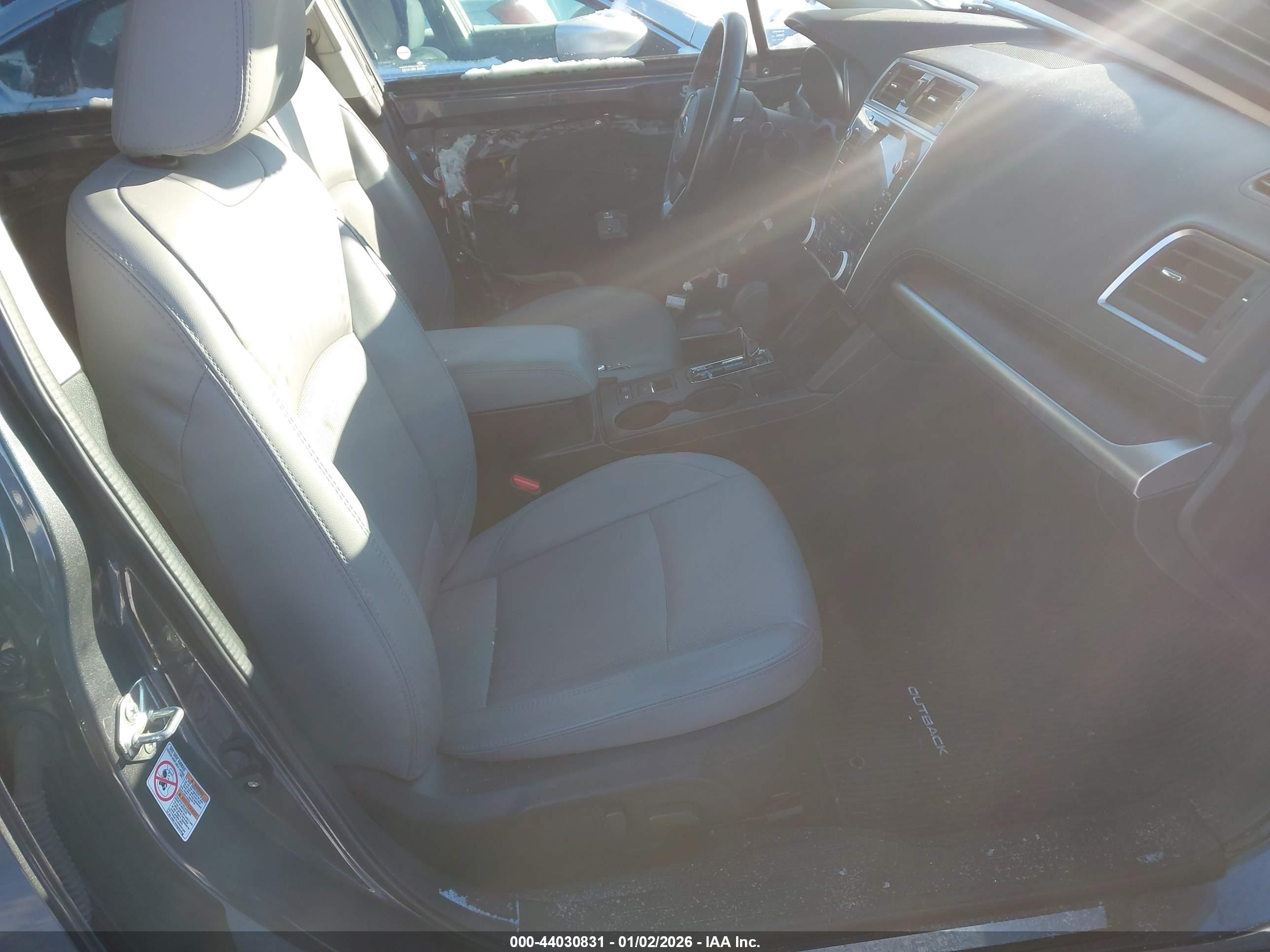 SUBARU OUTBACK image 5
