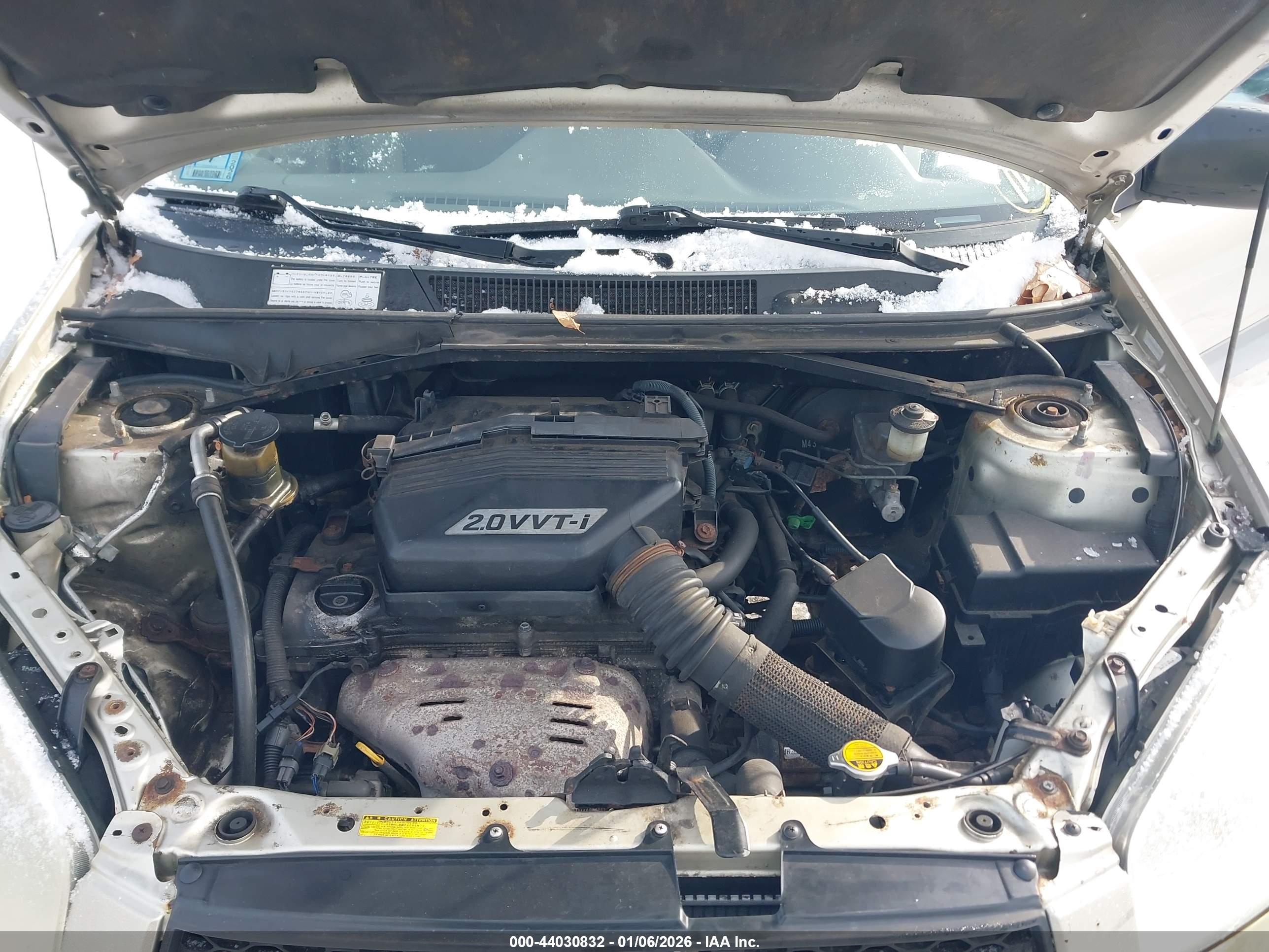 TOYOTA RAV4 image 10