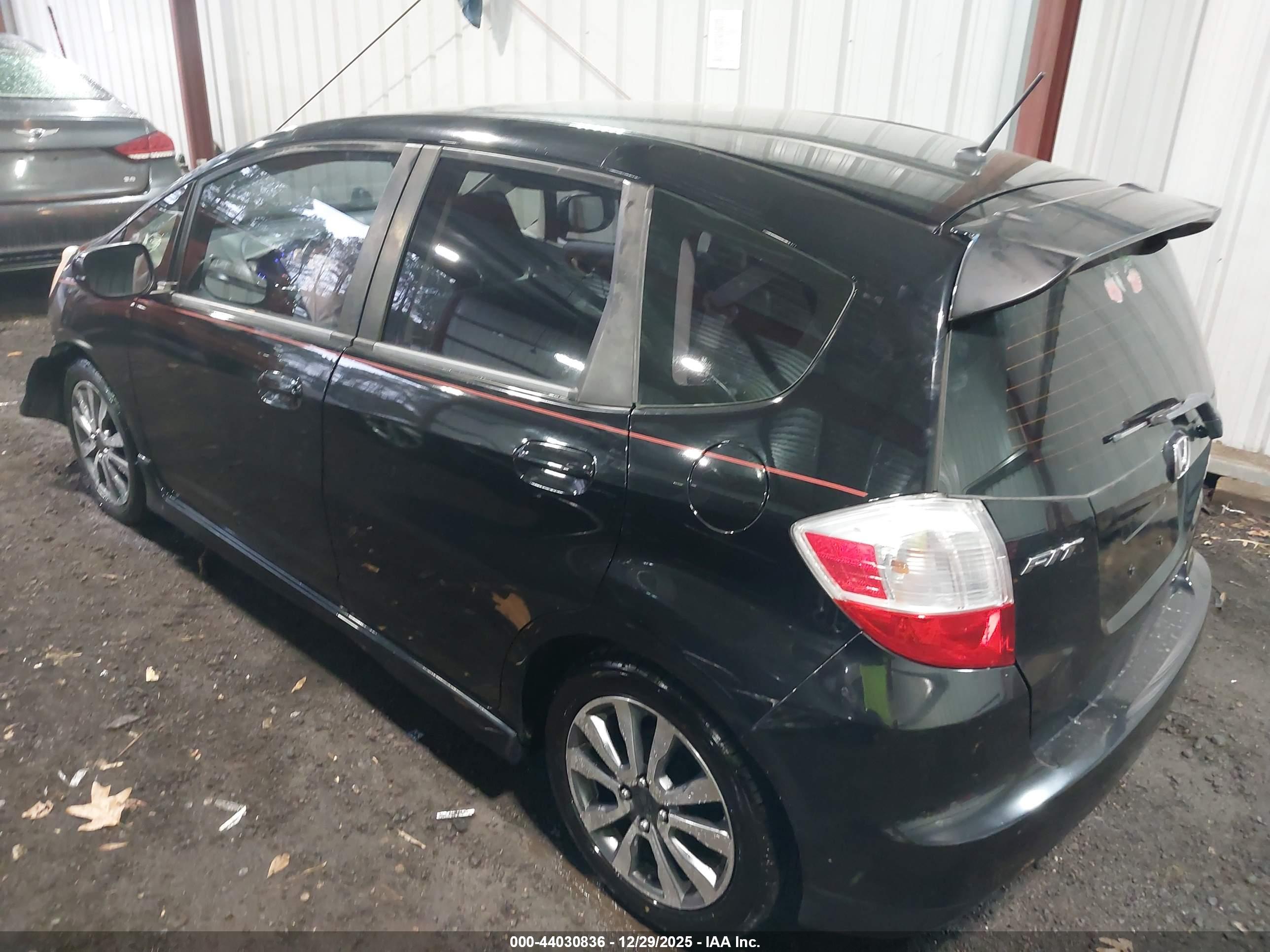 HONDA FIT image 3