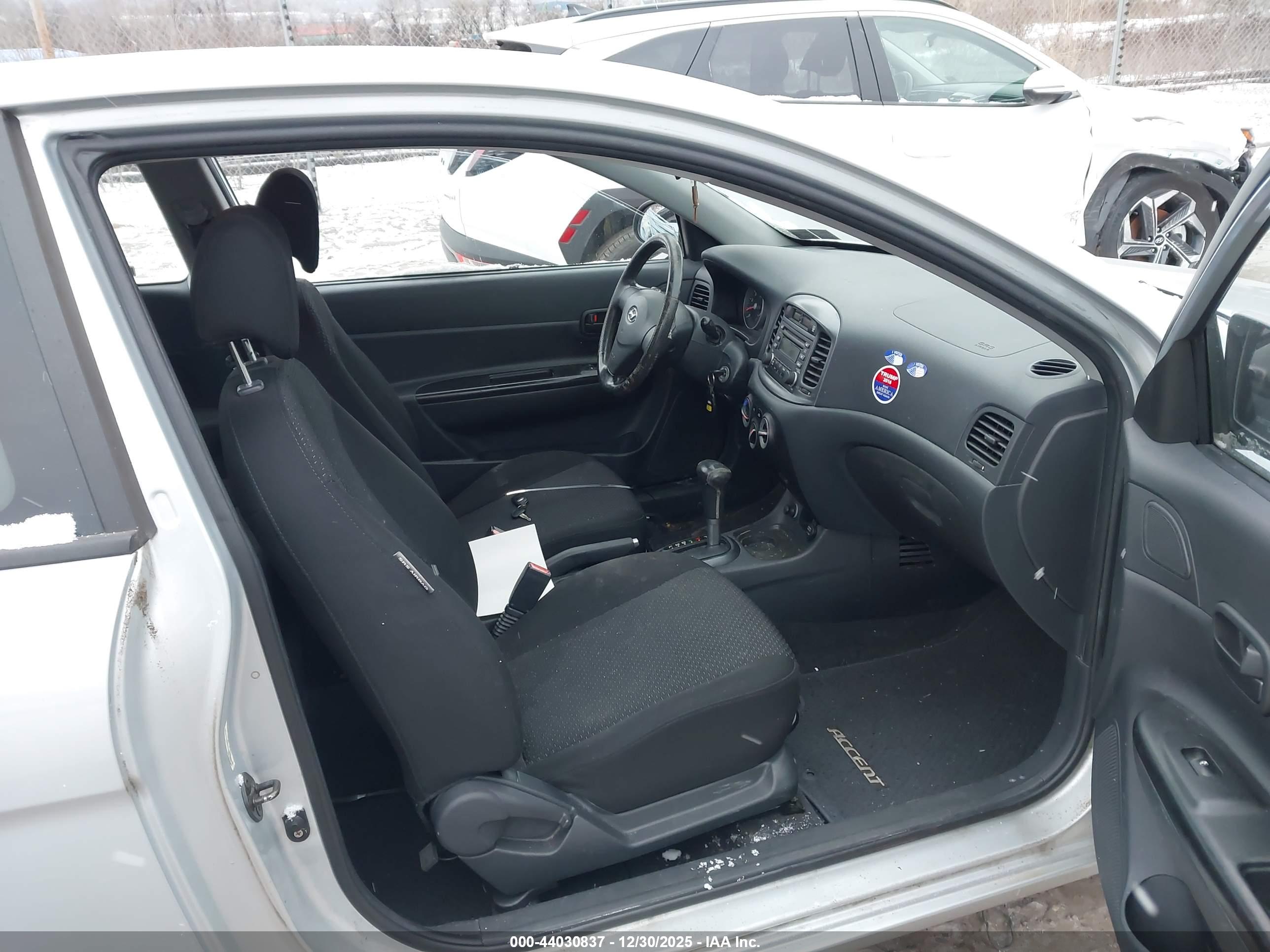HYUNDAI ACCENT image 5