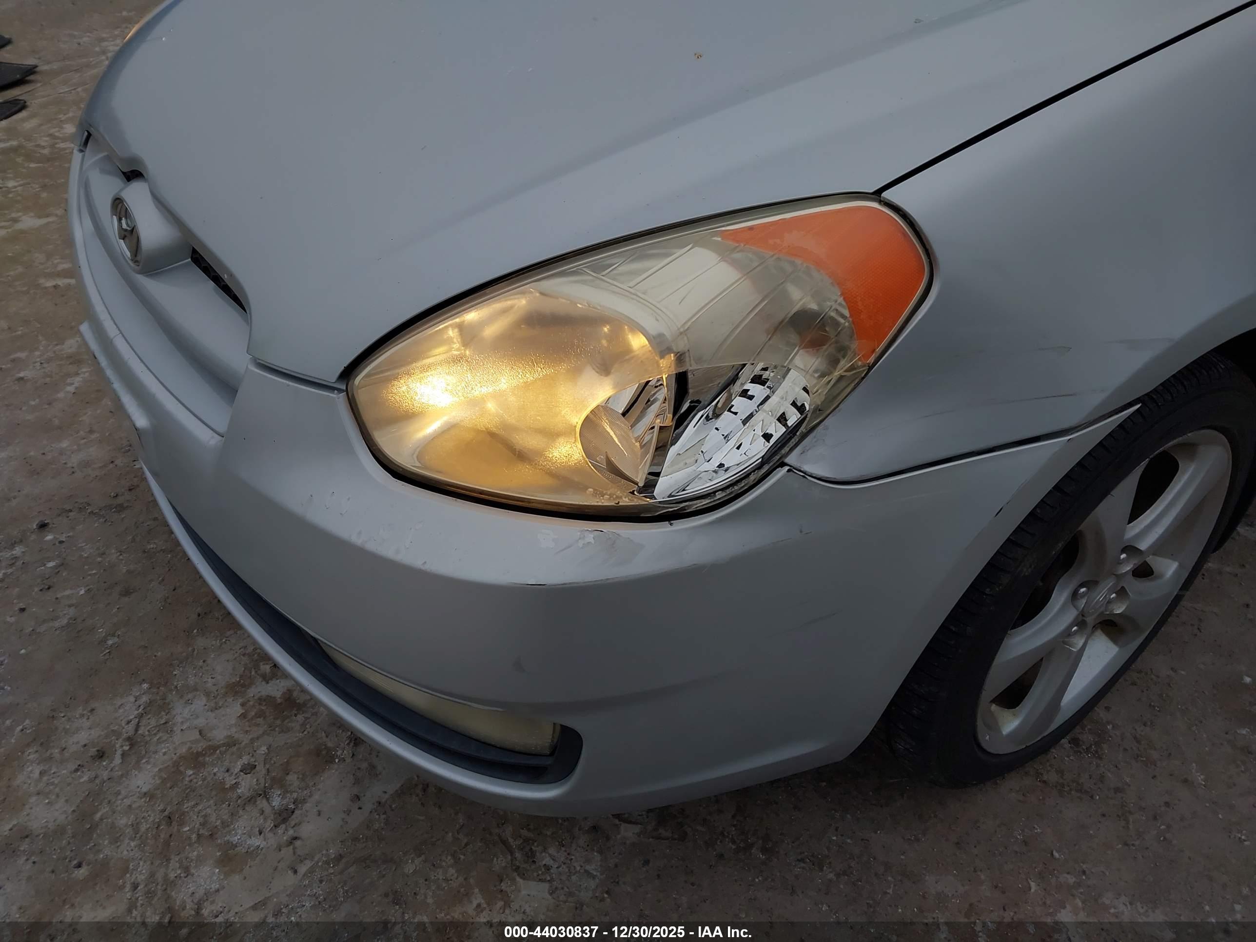 HYUNDAI ACCENT image 6