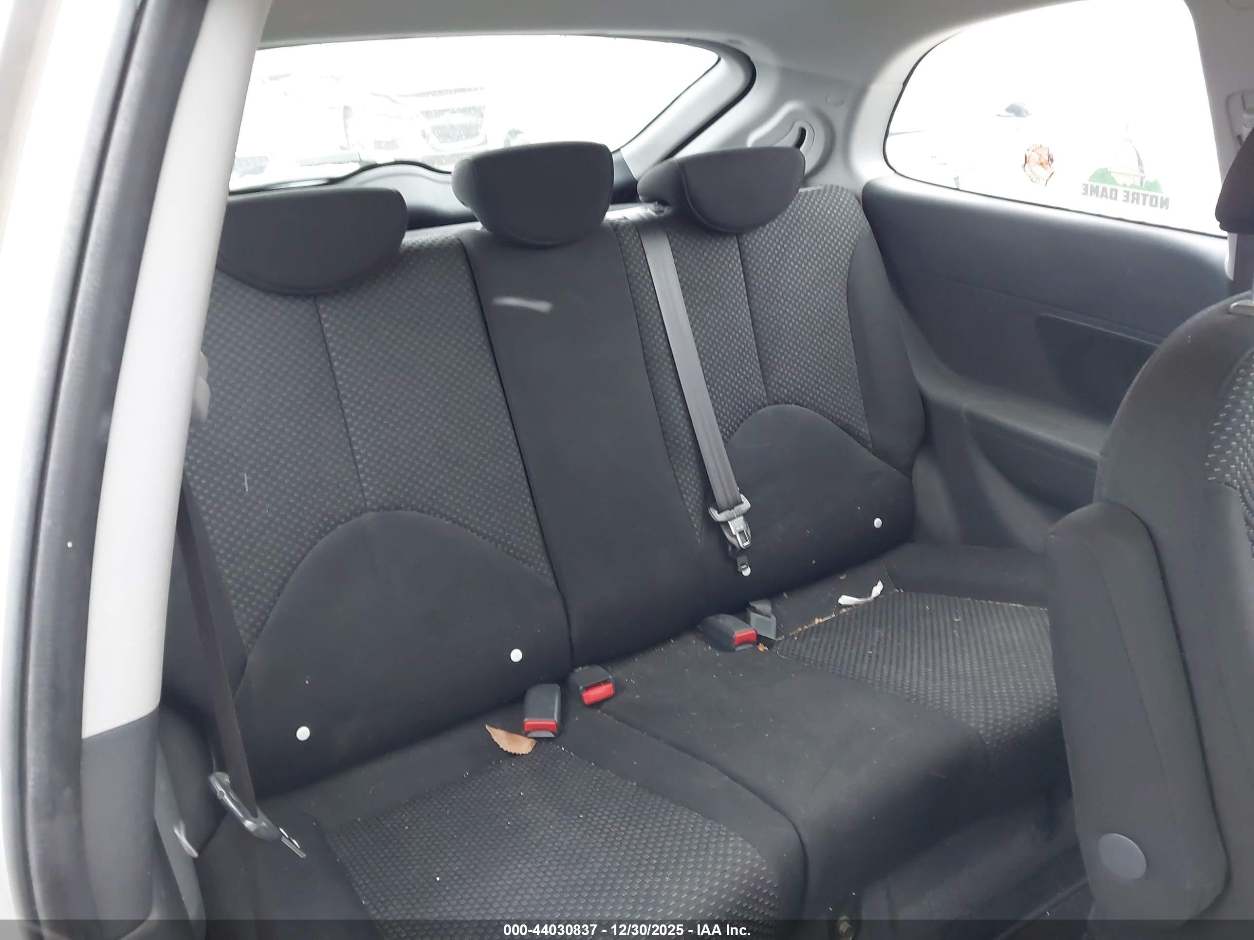 HYUNDAI ACCENT image 8