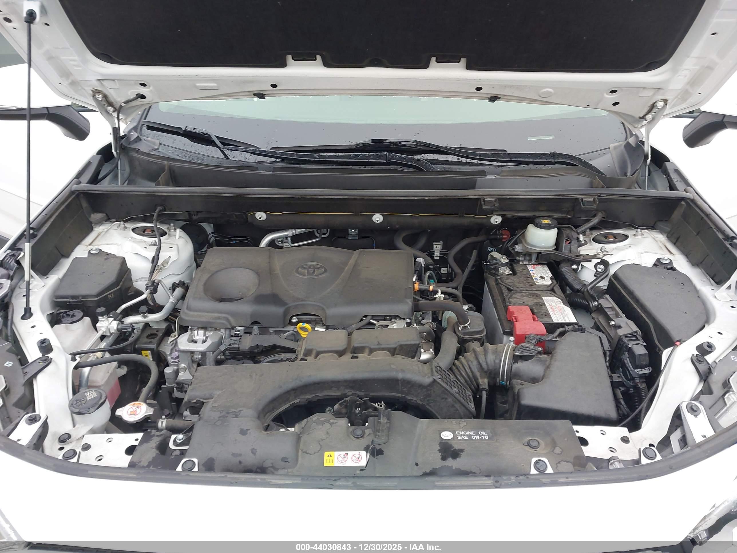 TOYOTA RAV4 image 10