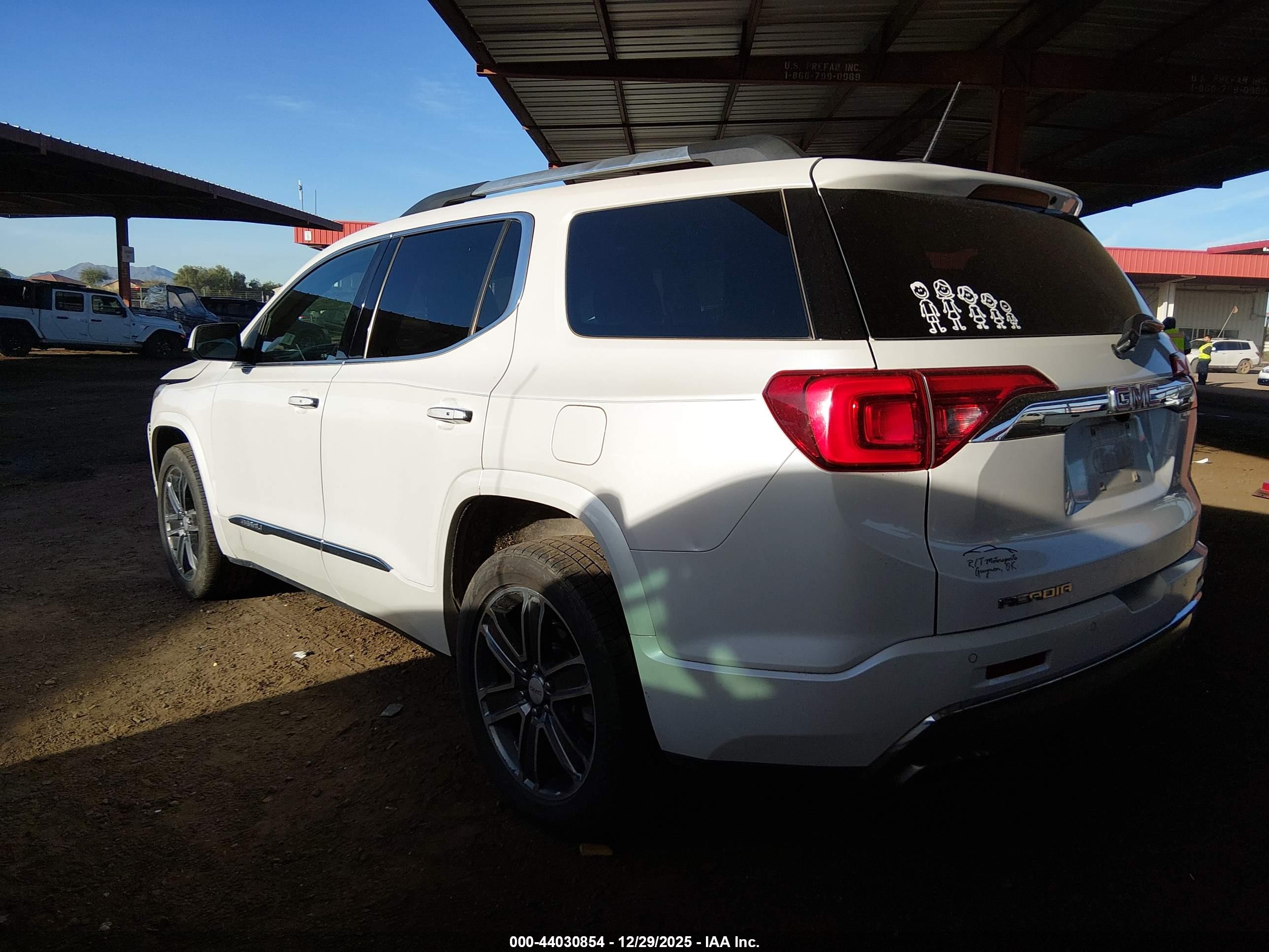 GMC ACADIA image 3