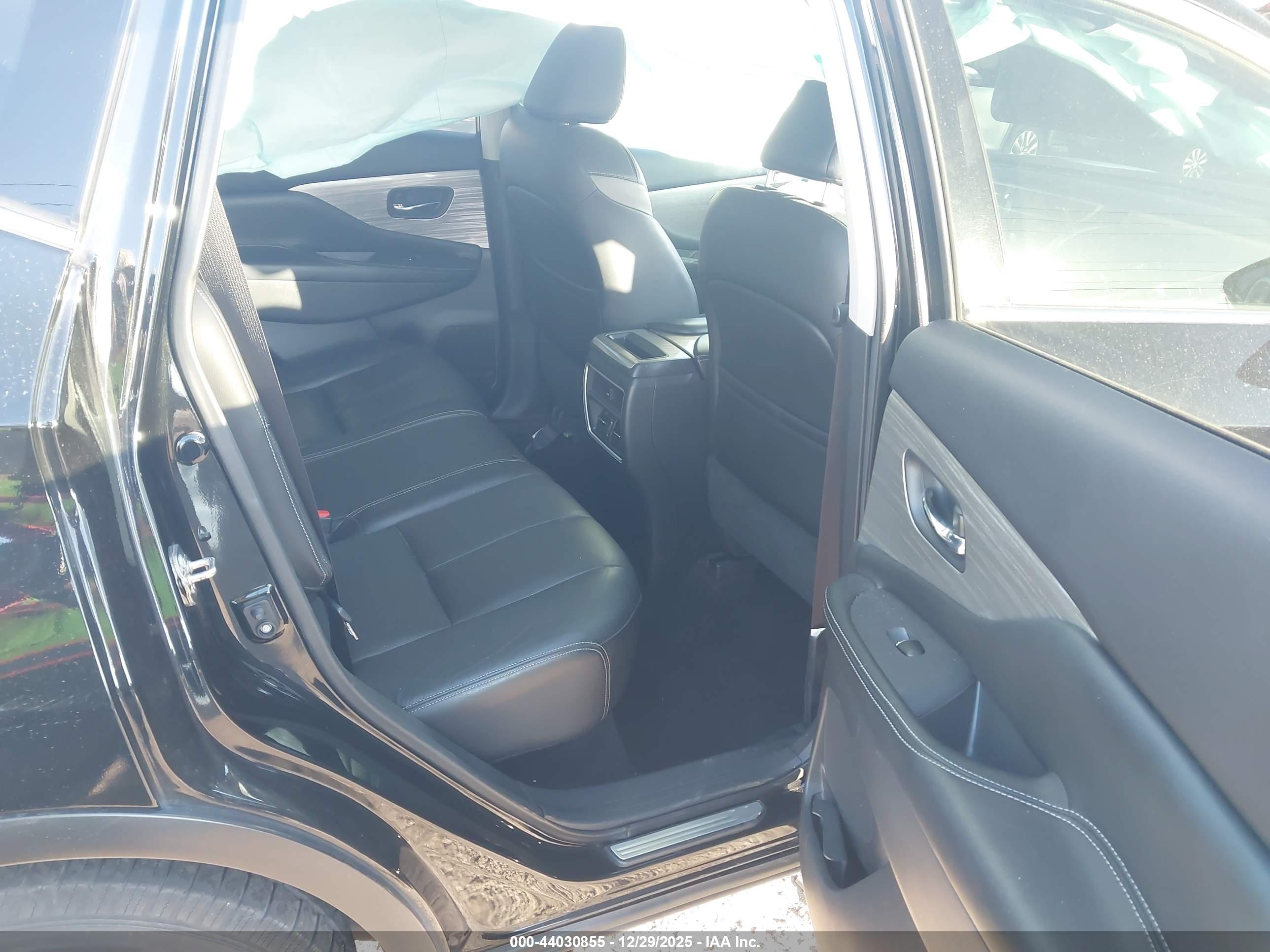 NISSAN MURANO image 8
