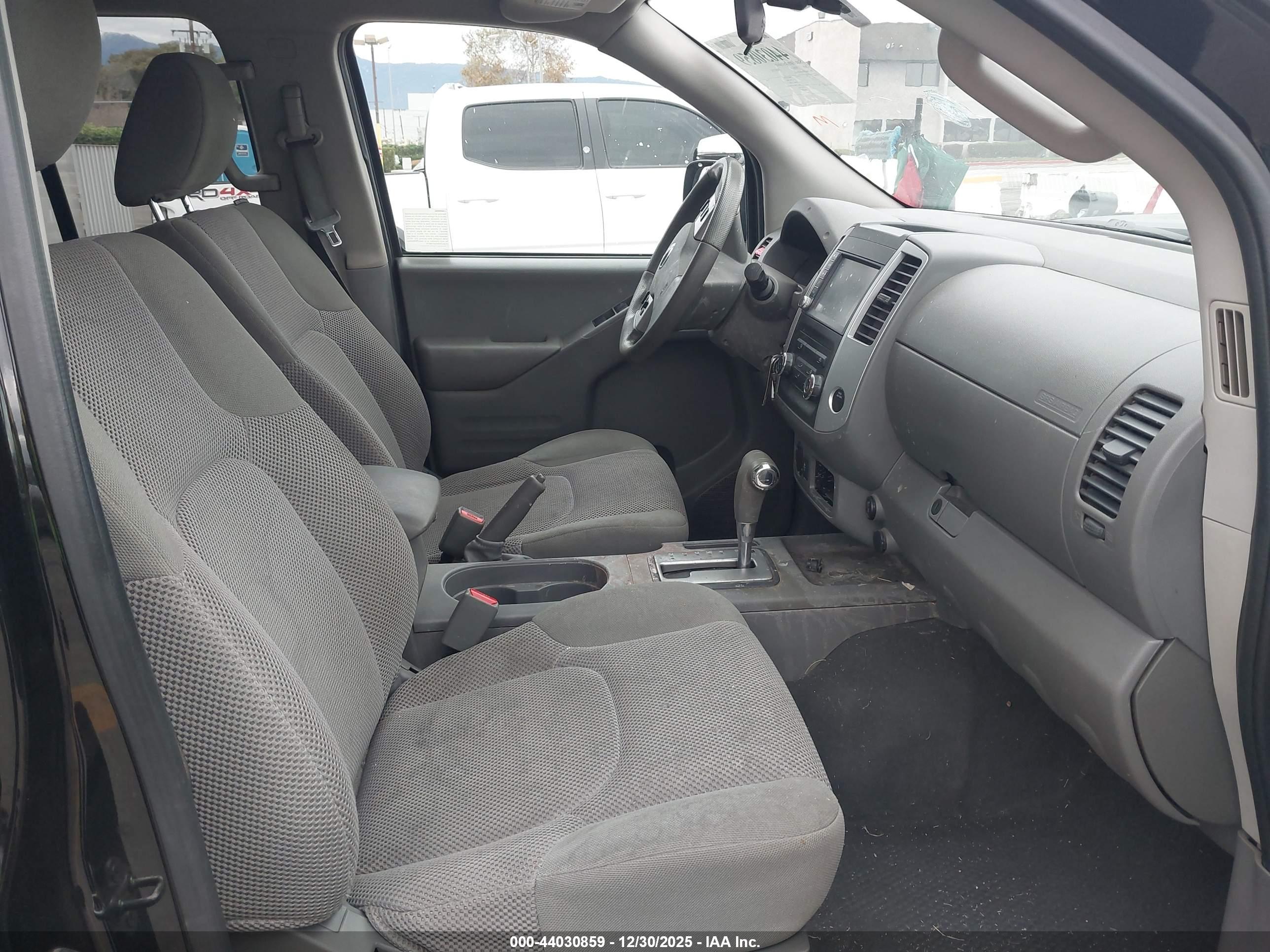 NISSAN FRONTIER image 5