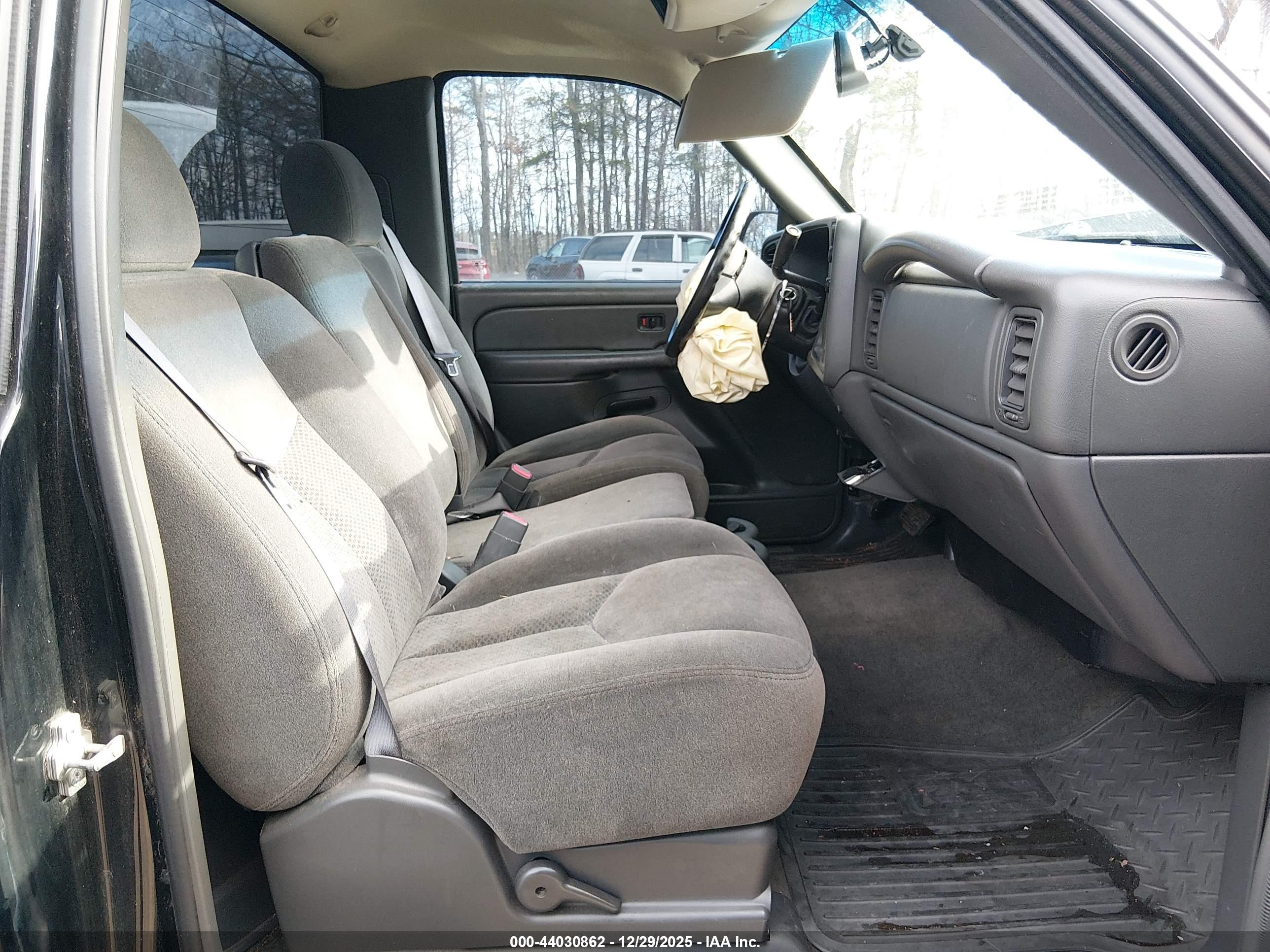 CHEVROLET SILVERADO image 5
