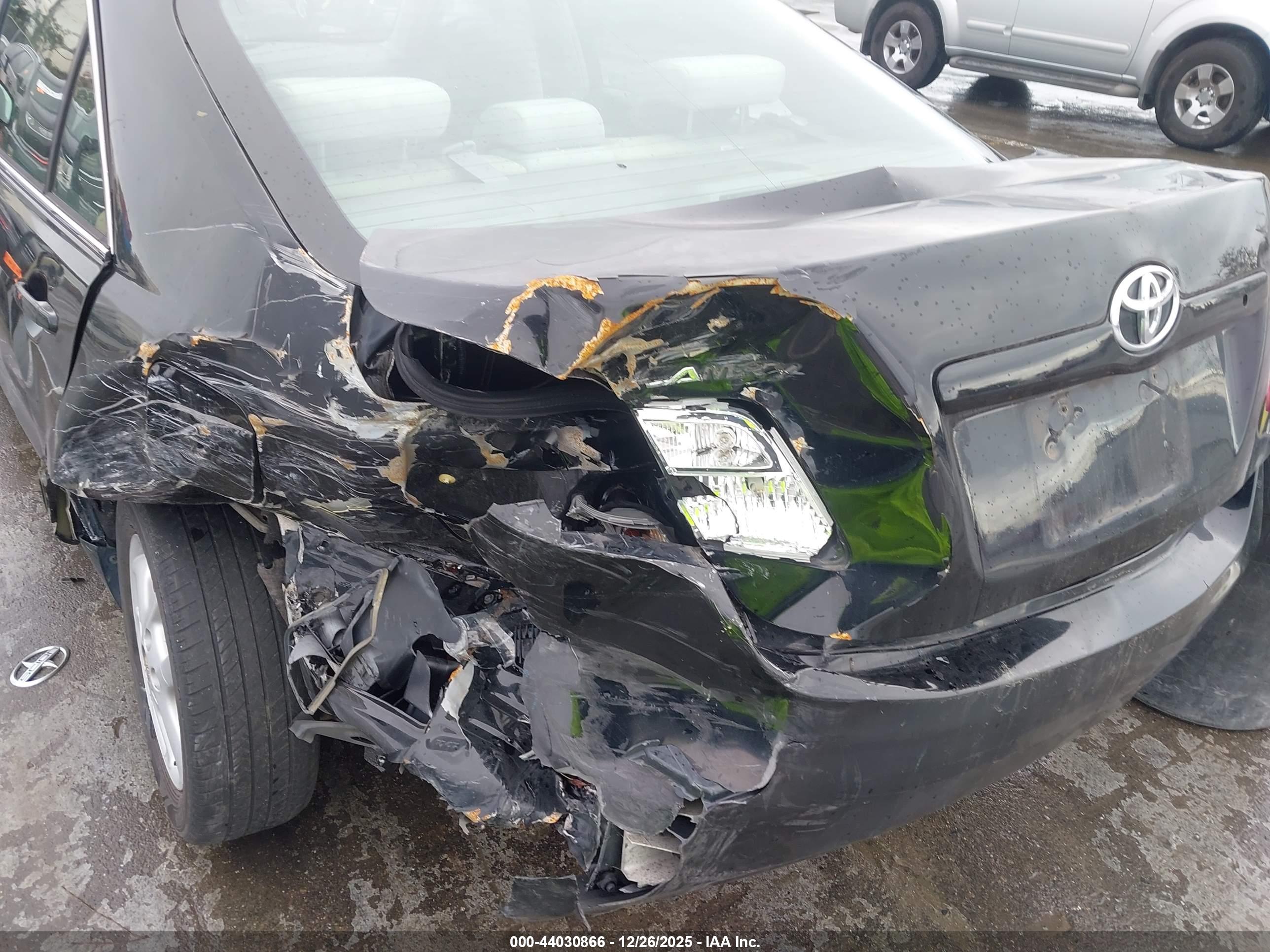 TOYOTA CAMRY image 6