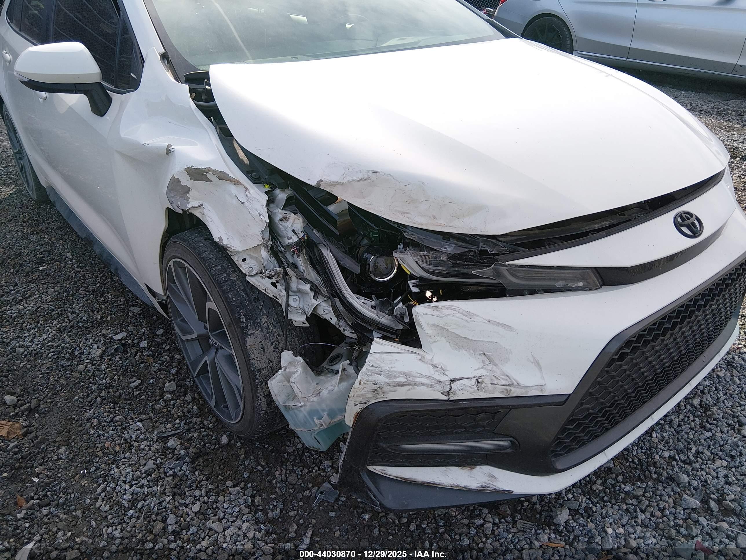 TOYOTA COROLLA image 6