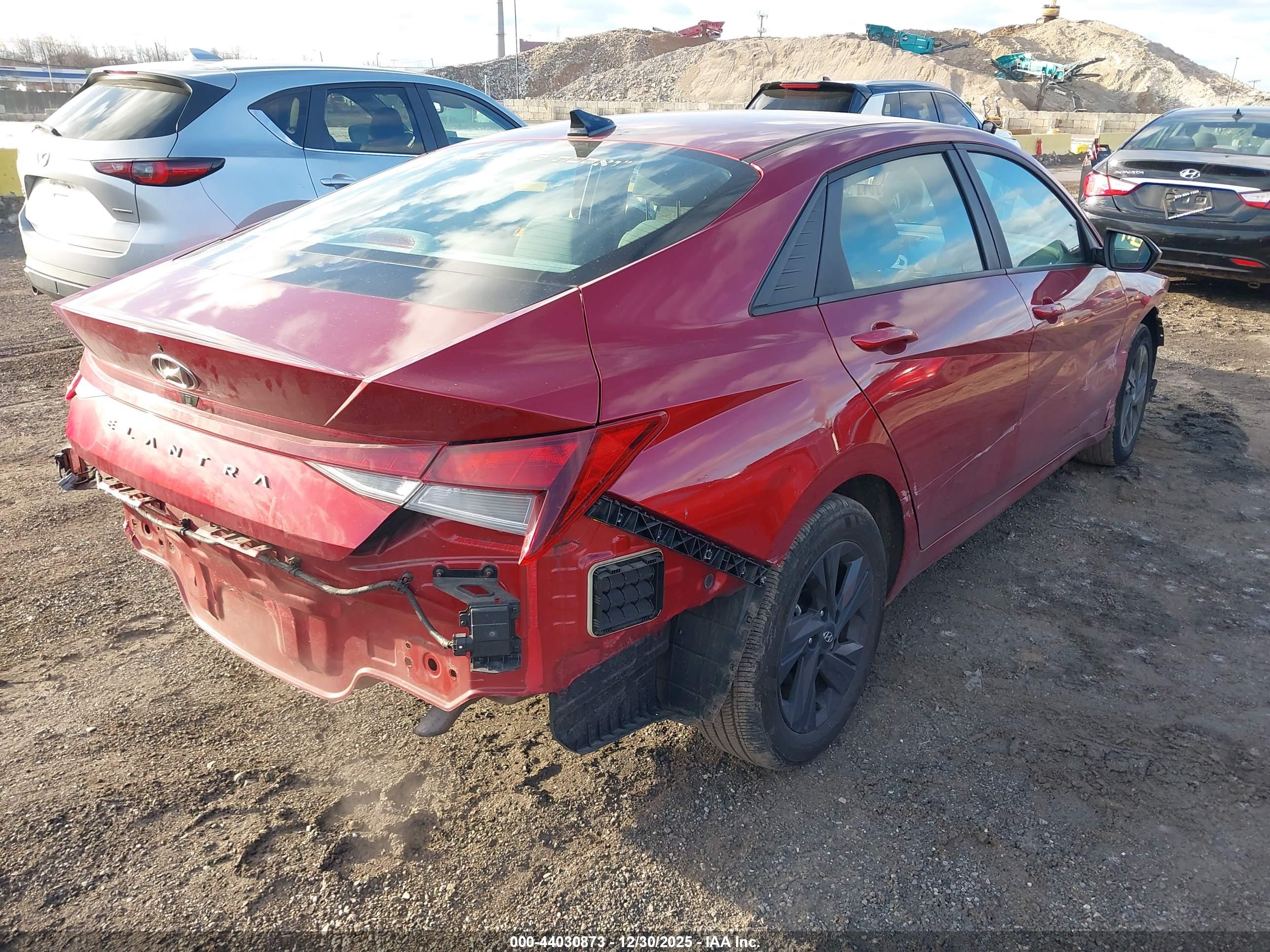 HYUNDAI ELANTRA image 4